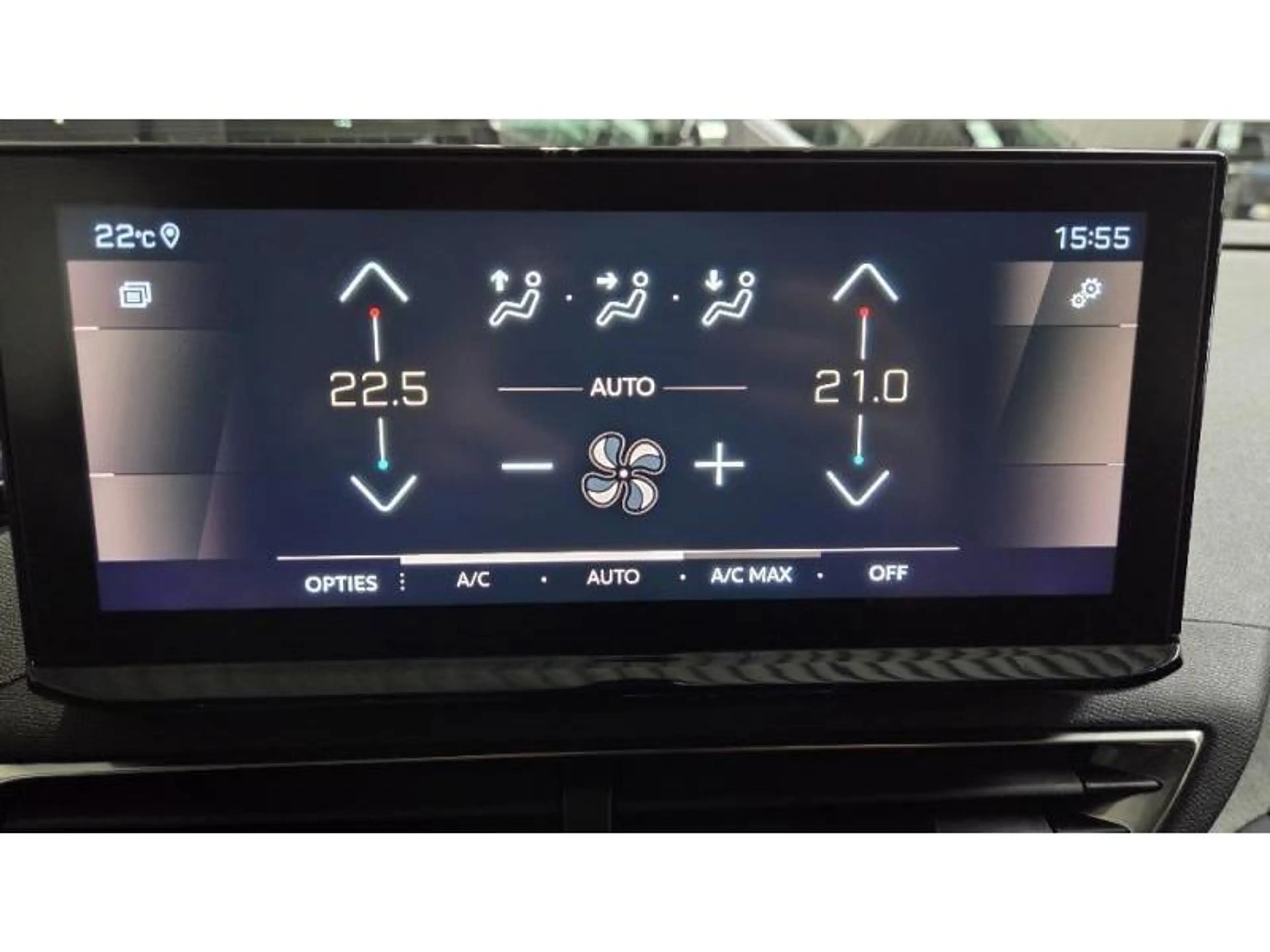 Peugeot 3008 GT — photo 13