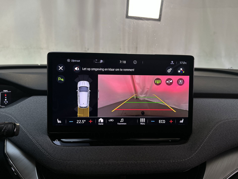 Skoda Enyaq iV 80 Camera Trekhaak Navigatie Sfeerverlichting A — photo 10