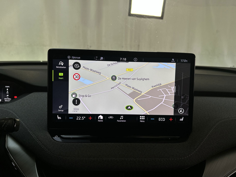 Skoda Enyaq iV 80 Camera Trekhaak Navigatie Sfeerverlichting A — photo 12