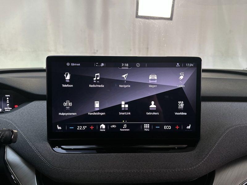 Skoda Enyaq iV 80 Camera Trekhaak Navigatie Sfeerverlichting A — photo 14