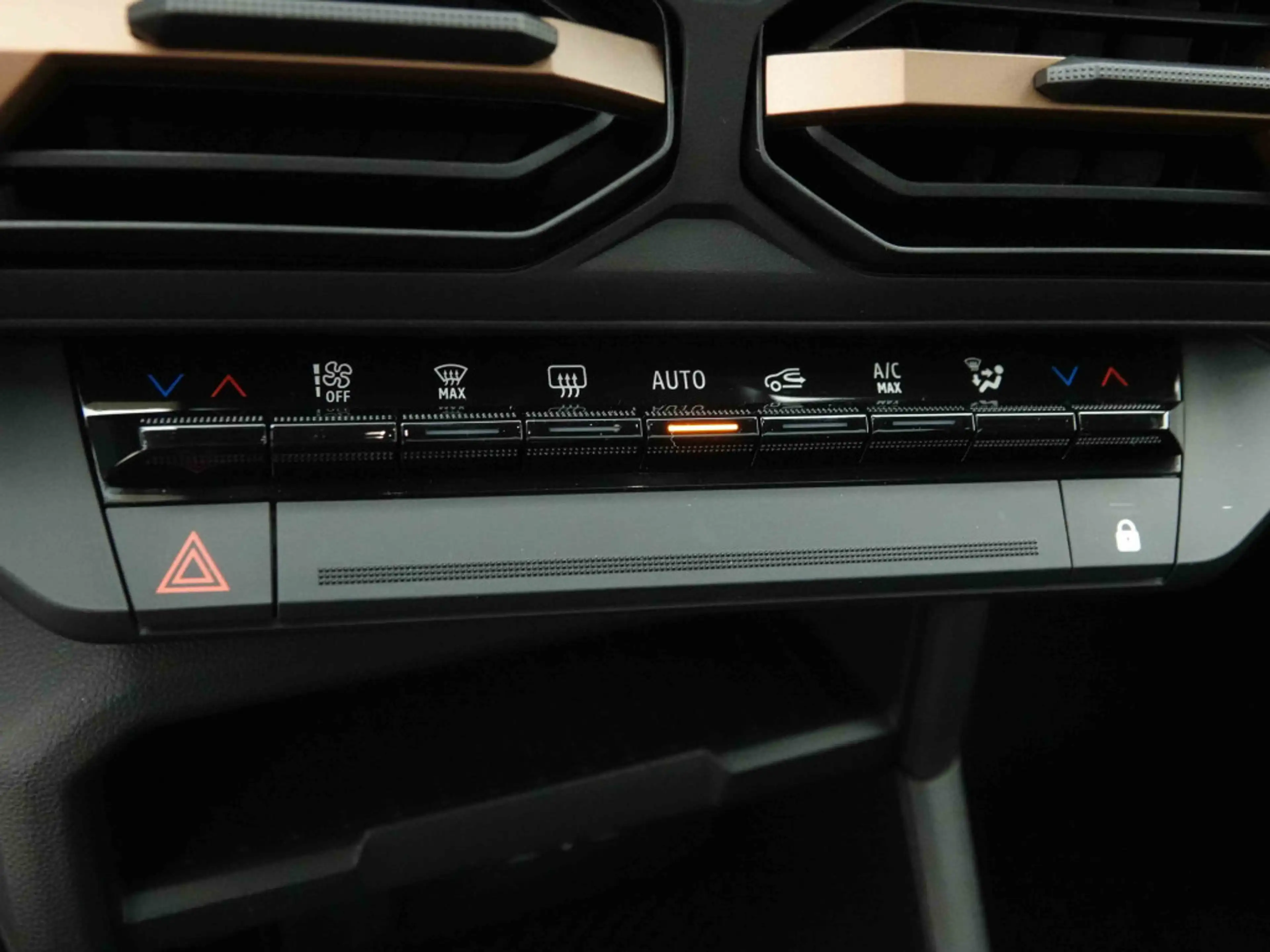Dacia Bigster 1.2 TCe 140 MHEV Extreme | GPS — photo 14
