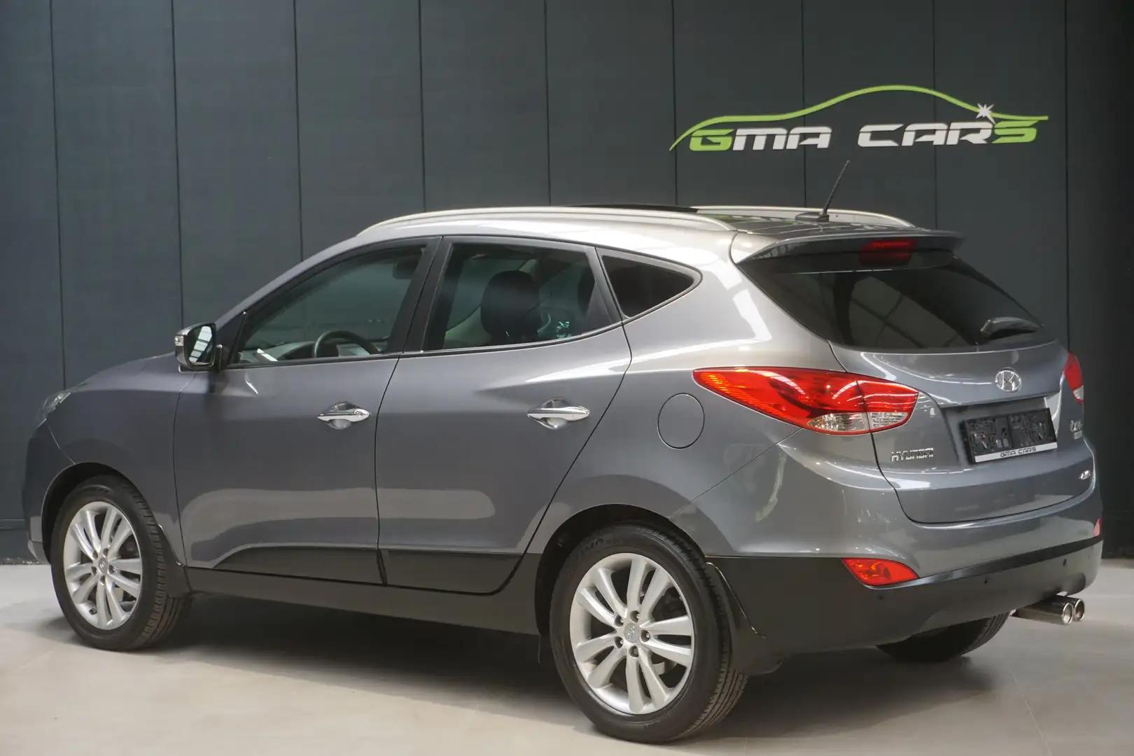 Hyundai iX35 2.0 CRDi 4WD Executive  Automaat-Nav-Pano-Garantie Grey - 2