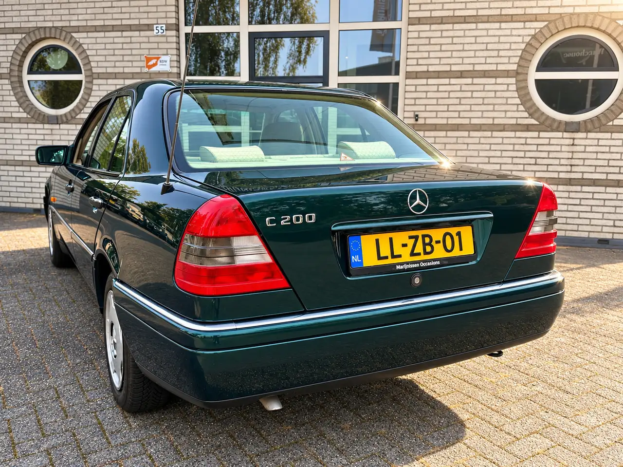 Mercedes-Benz C 200 Sport|NL|Nieuwstaat|, foto 4