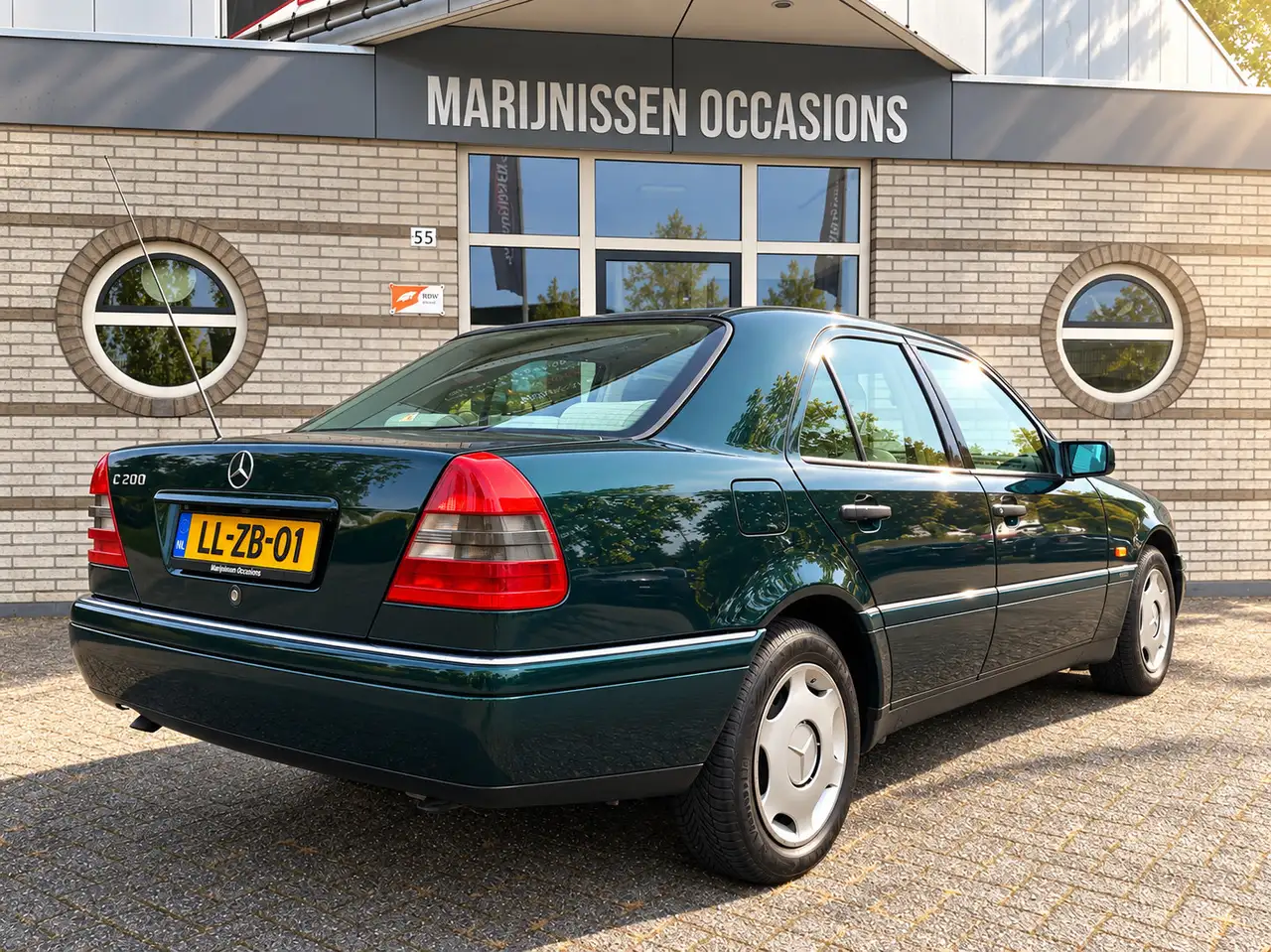 Mercedes-Benz C 200 Sport|NL|Nieuwstaat|, foto 2