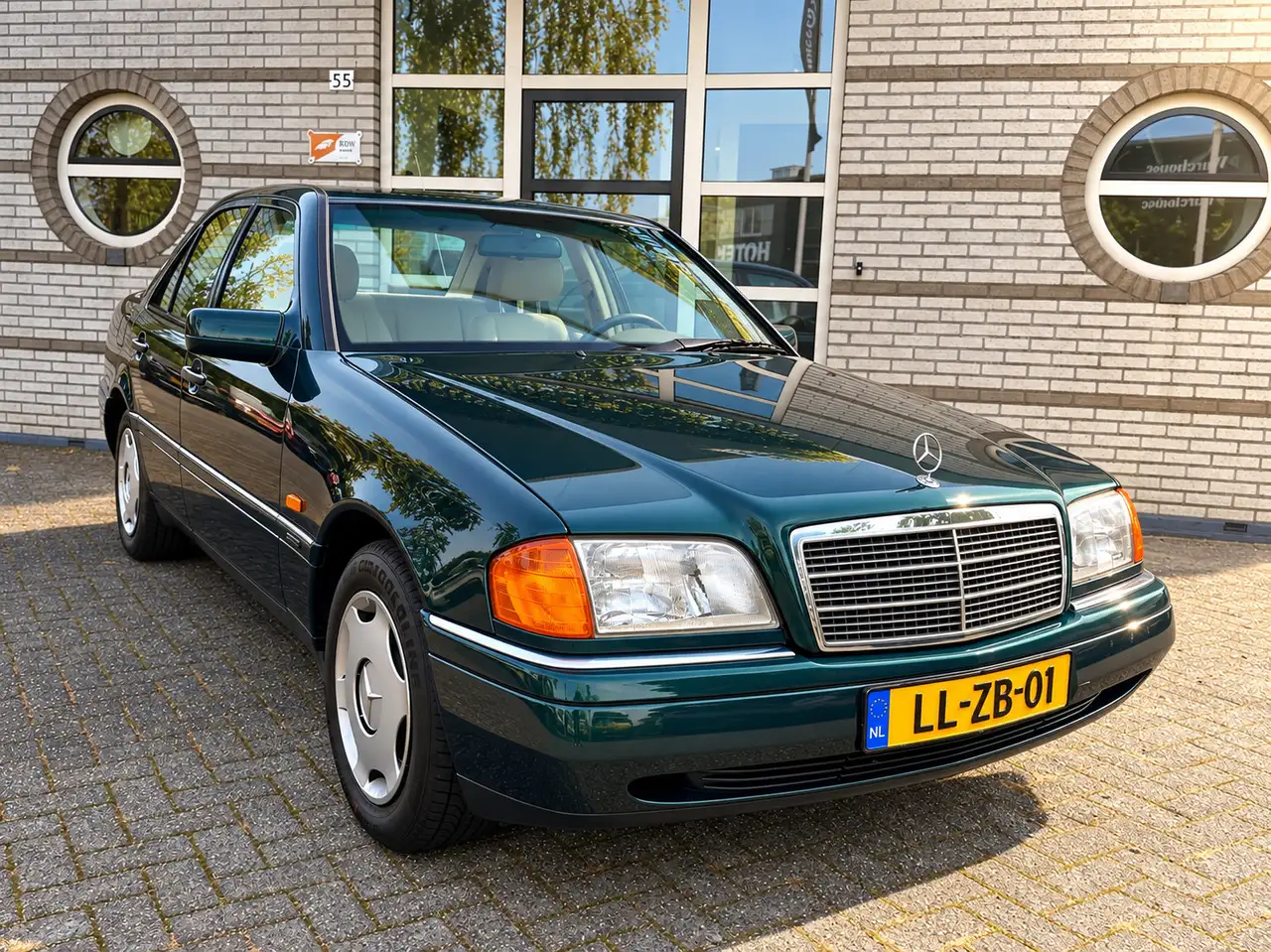 Mercedes-Benz C 200 Sport|NL|Nieuwstaat|, foto 3