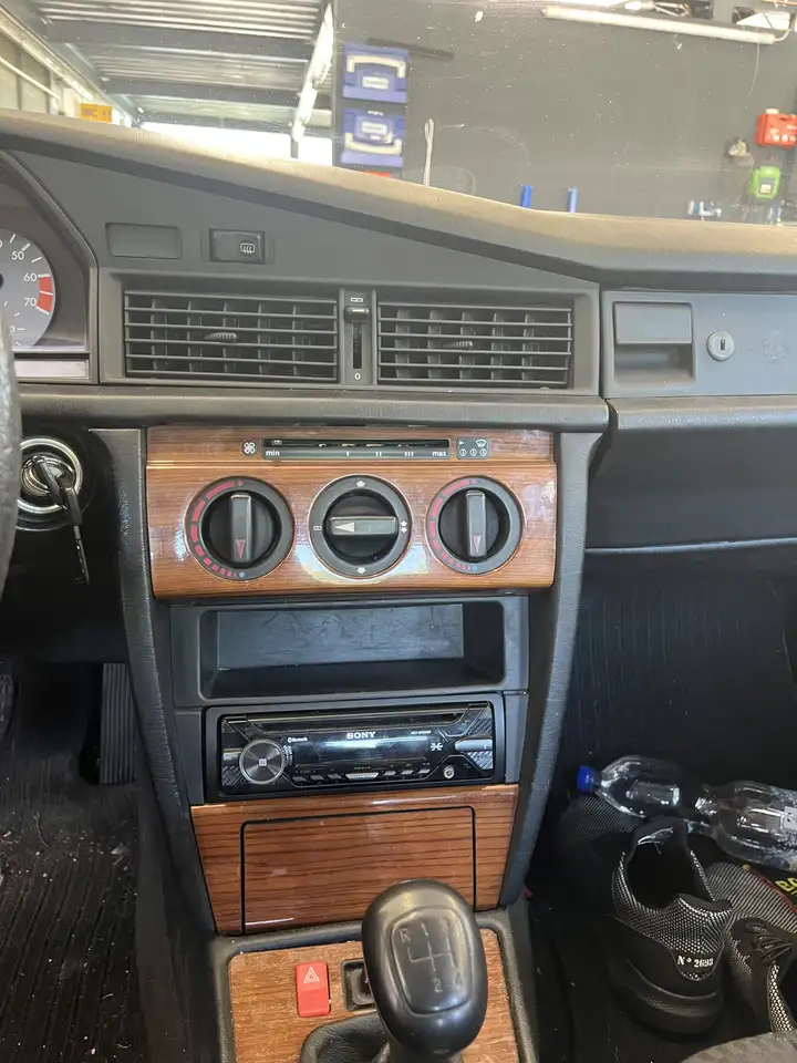 Mercedes-Benz 190 E 2,0, foto 4