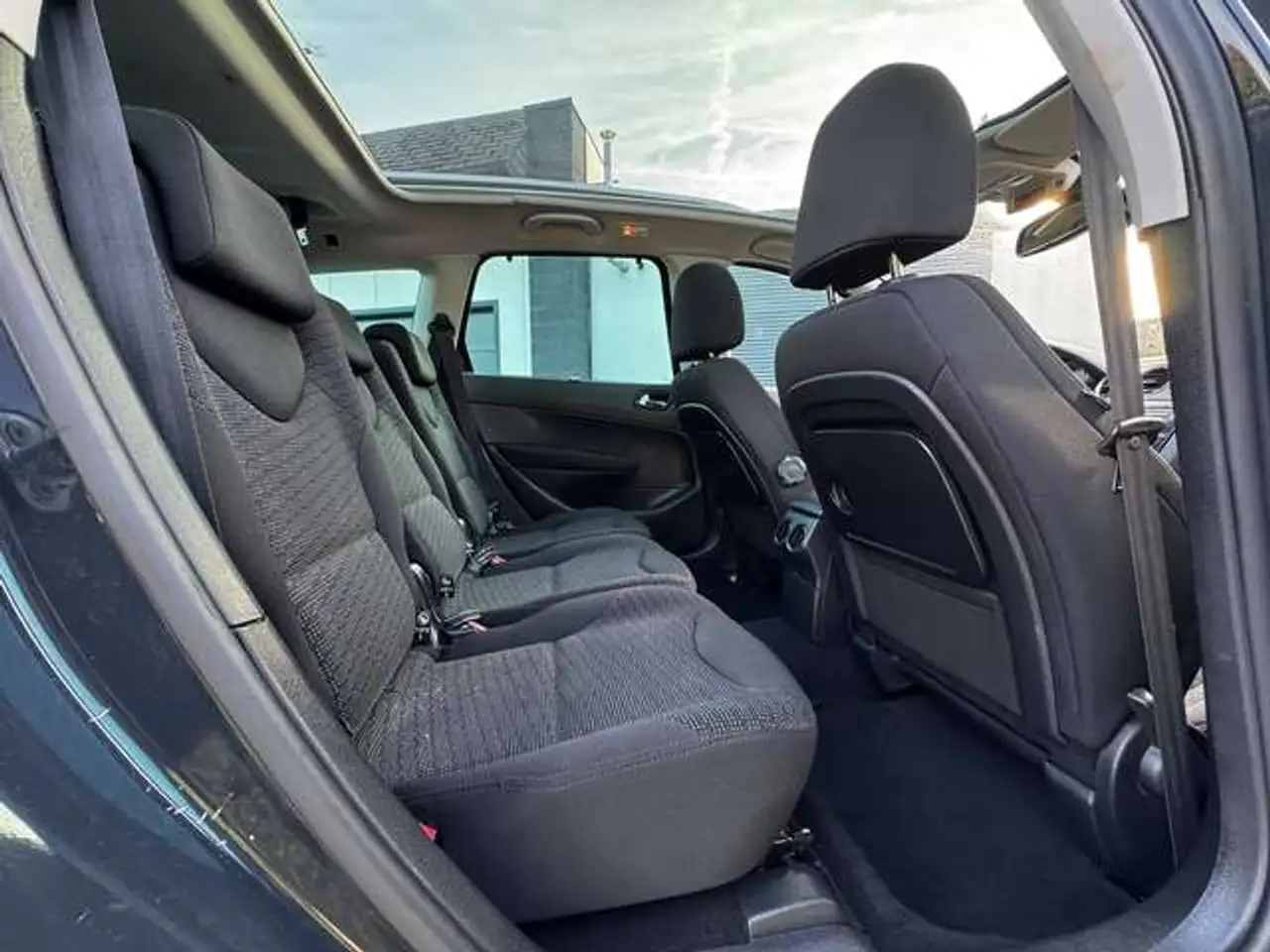 Peugeot 308 308 — photo 24
