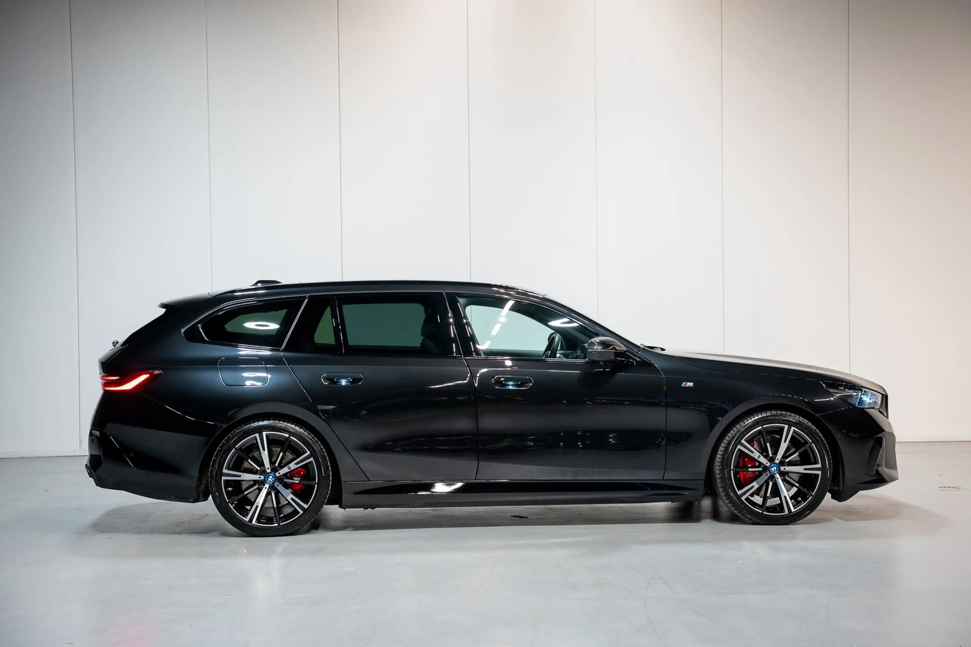 BMW i5 i5 eDrive40 / NAVI / CAM — photo 2