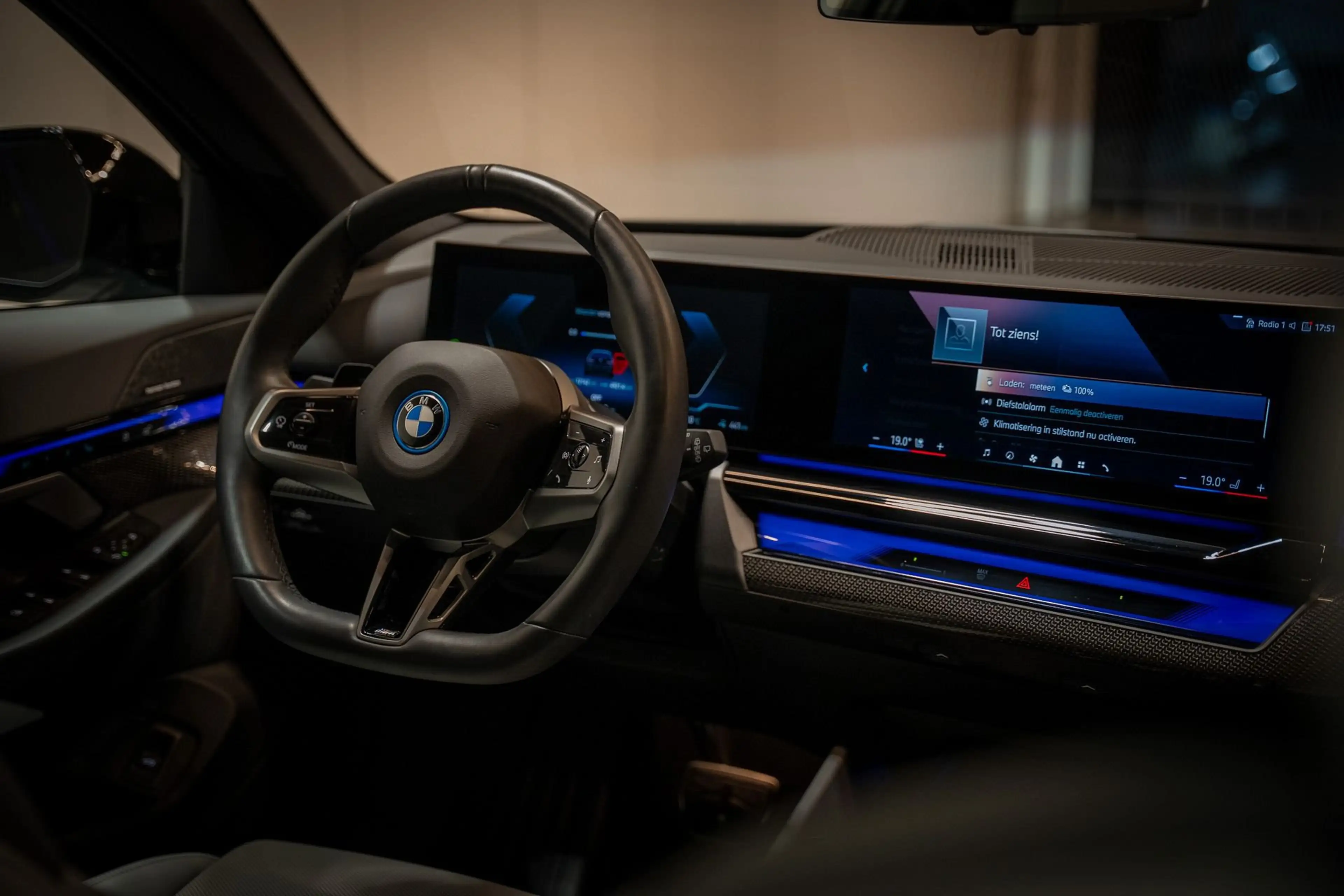 BMW i5 i5 eDrive40 / NAVI / CAM — photo 11
