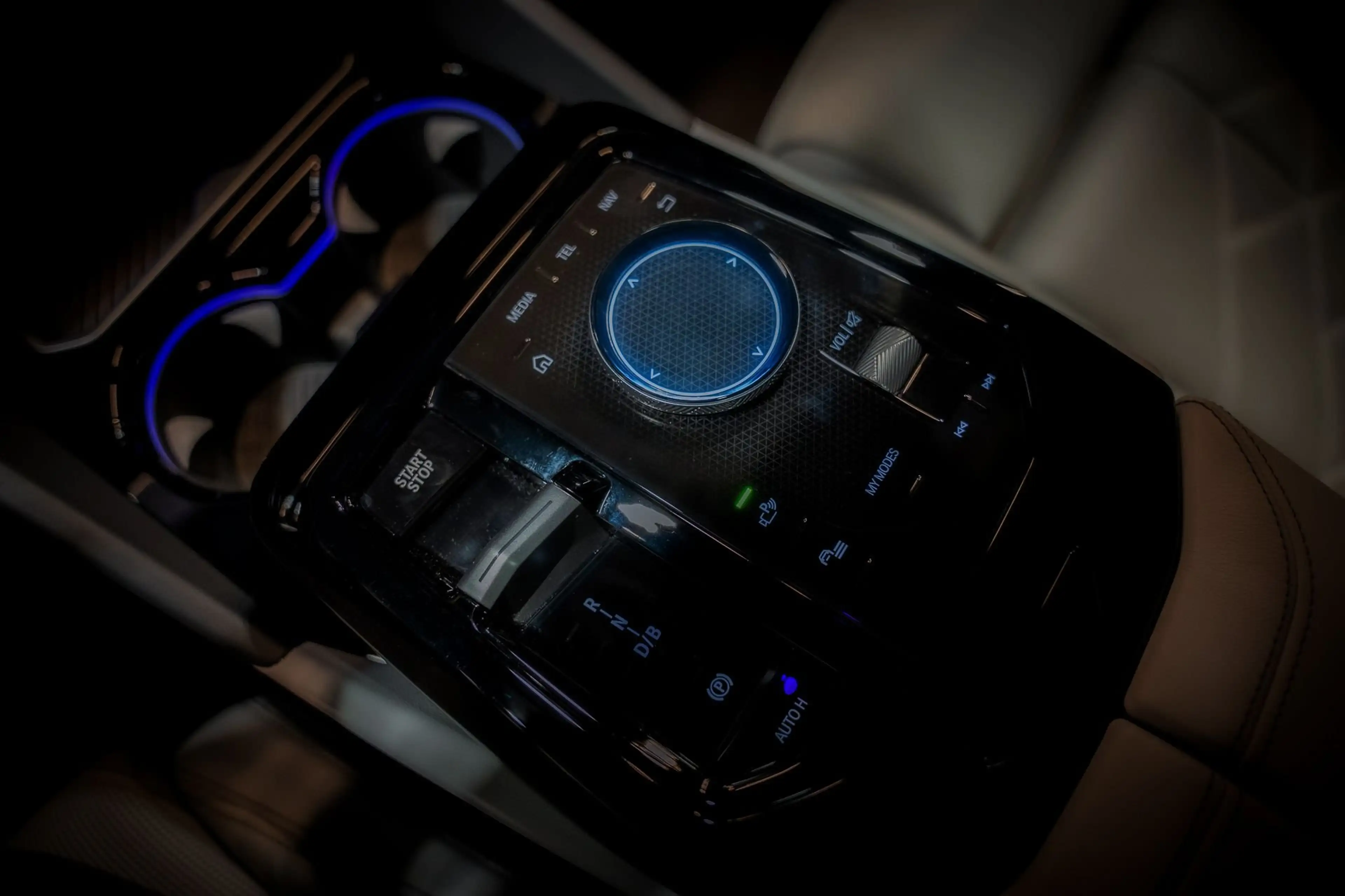 BMW i5 i5 eDrive40 / NAVI / CAM — photo 13