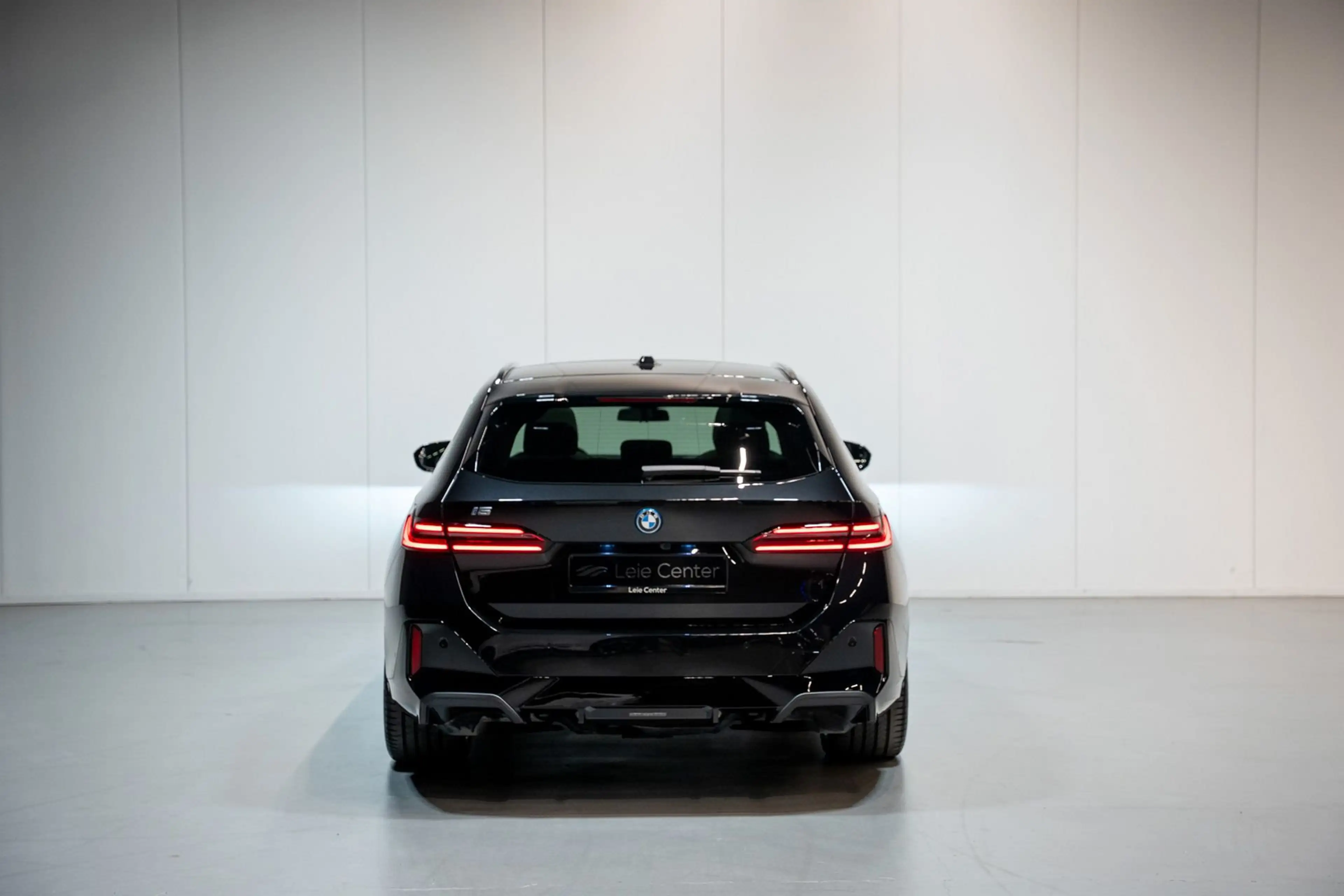 BMW i5 i5 eDrive40 / NAVI / CAM — photo 4