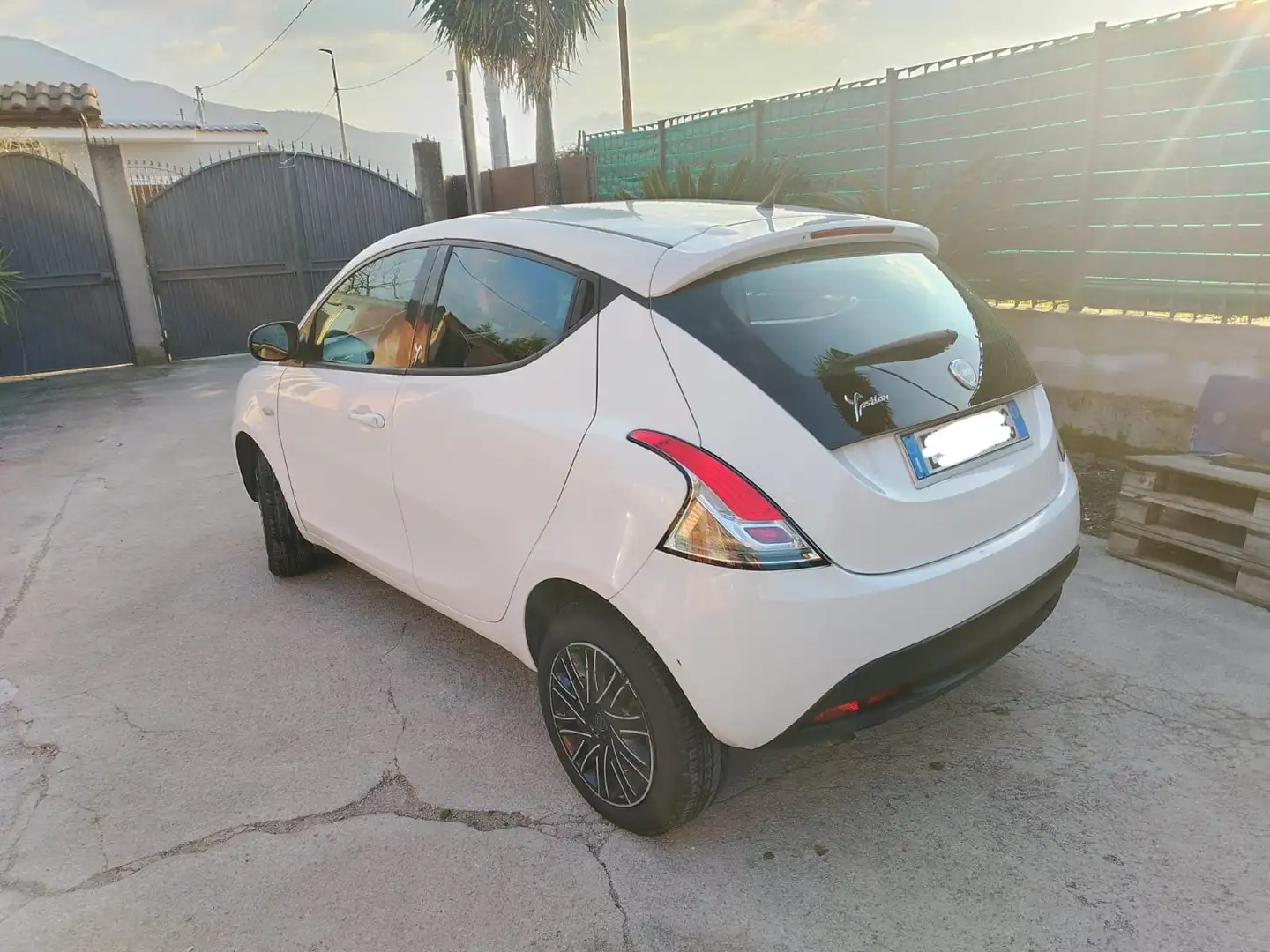 Lancia Ypsilon 0.9 t.air Elefantino ecochic metano 80cv Blanco - 2