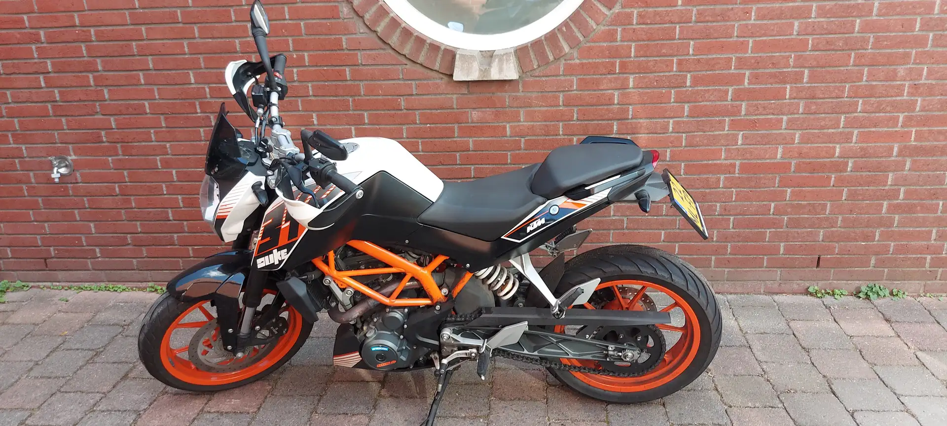 KTM 390 Duke Wit - 1