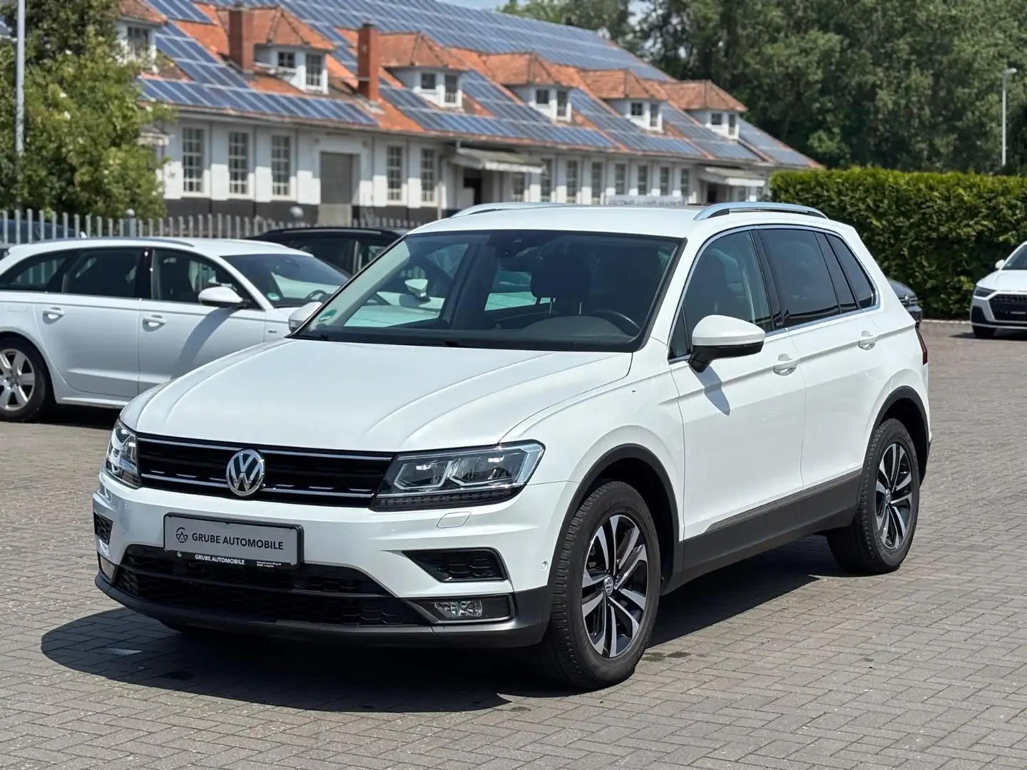 Volkswagen Tiguan United 2.0TDI 110KW DSG*NAVI*SHZ*ACC*CAM Weiß - 1