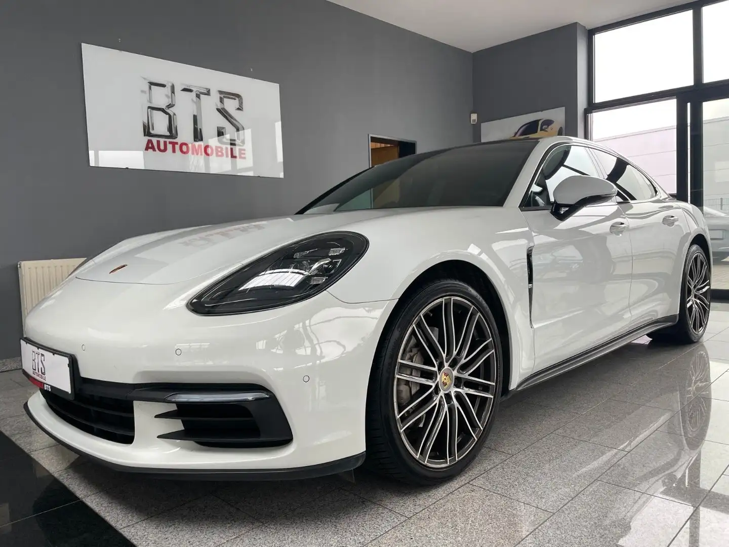 Porsche Panamera *Panorama*LED*Sitzbelüftung* Weiß - 1