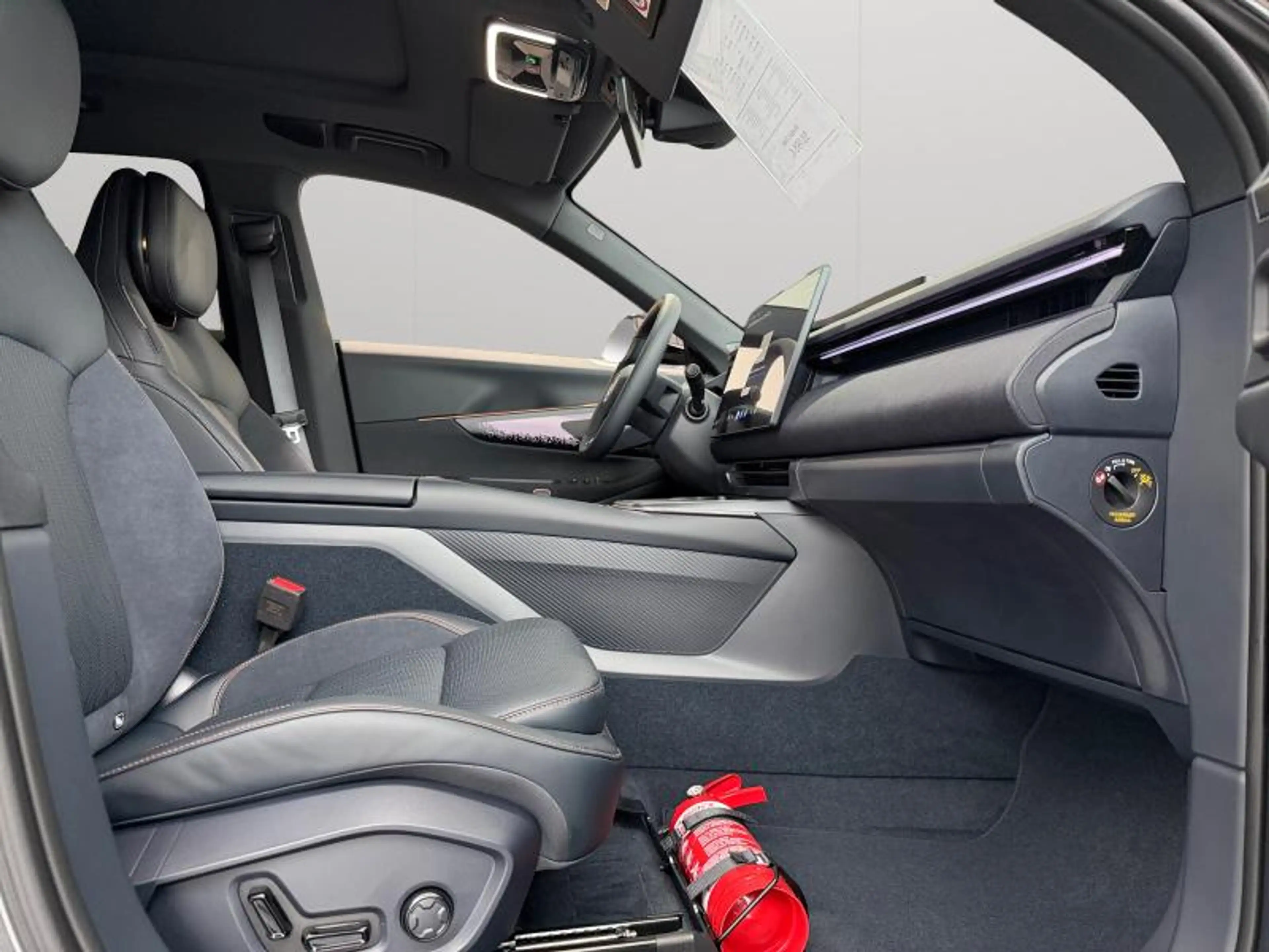 Lynk & Co 08 PHEV 1.5 Turbo More — photo 9