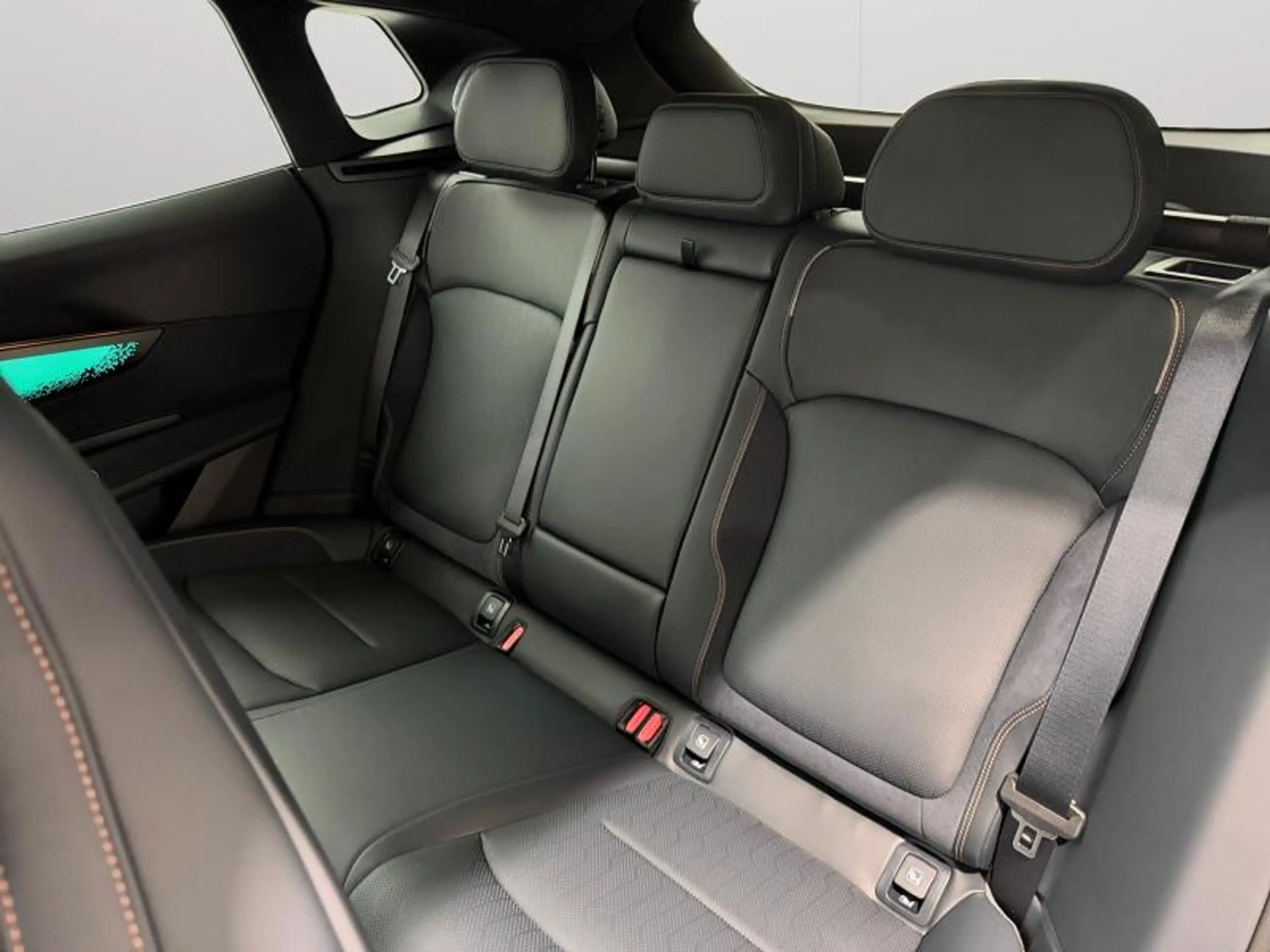 Lynk & Co 08 PHEV 1.5 Turbo More — photo 10