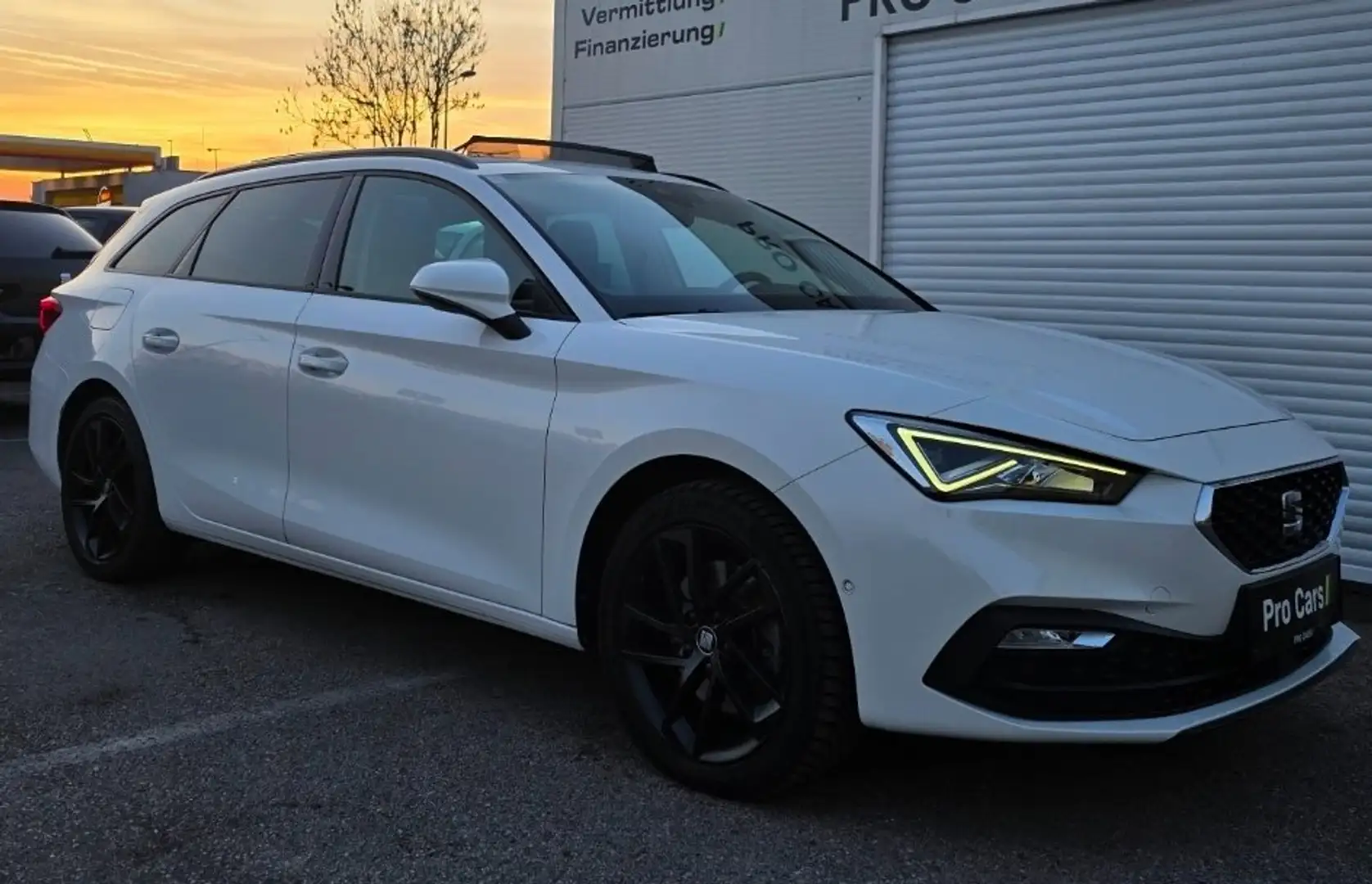 SEAT Leon Leon SP DSG FR,Panoramadach,Leder Weiß - 1