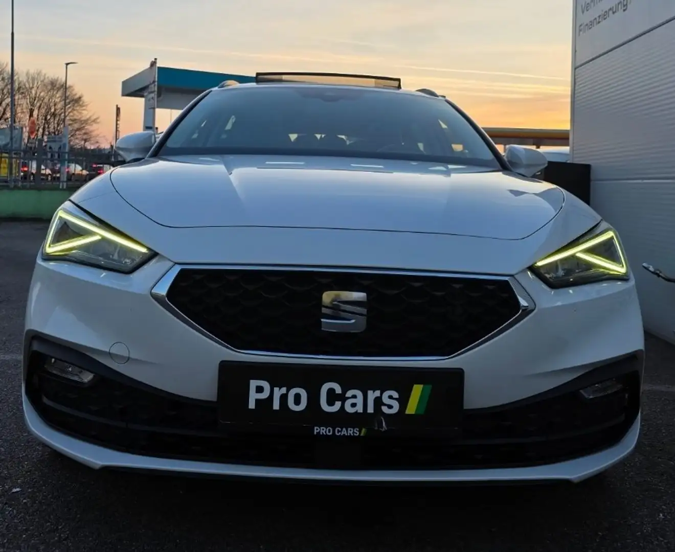 SEAT Leon Leon SP DSG FR,Panoramadach,Leder Weiß - 2