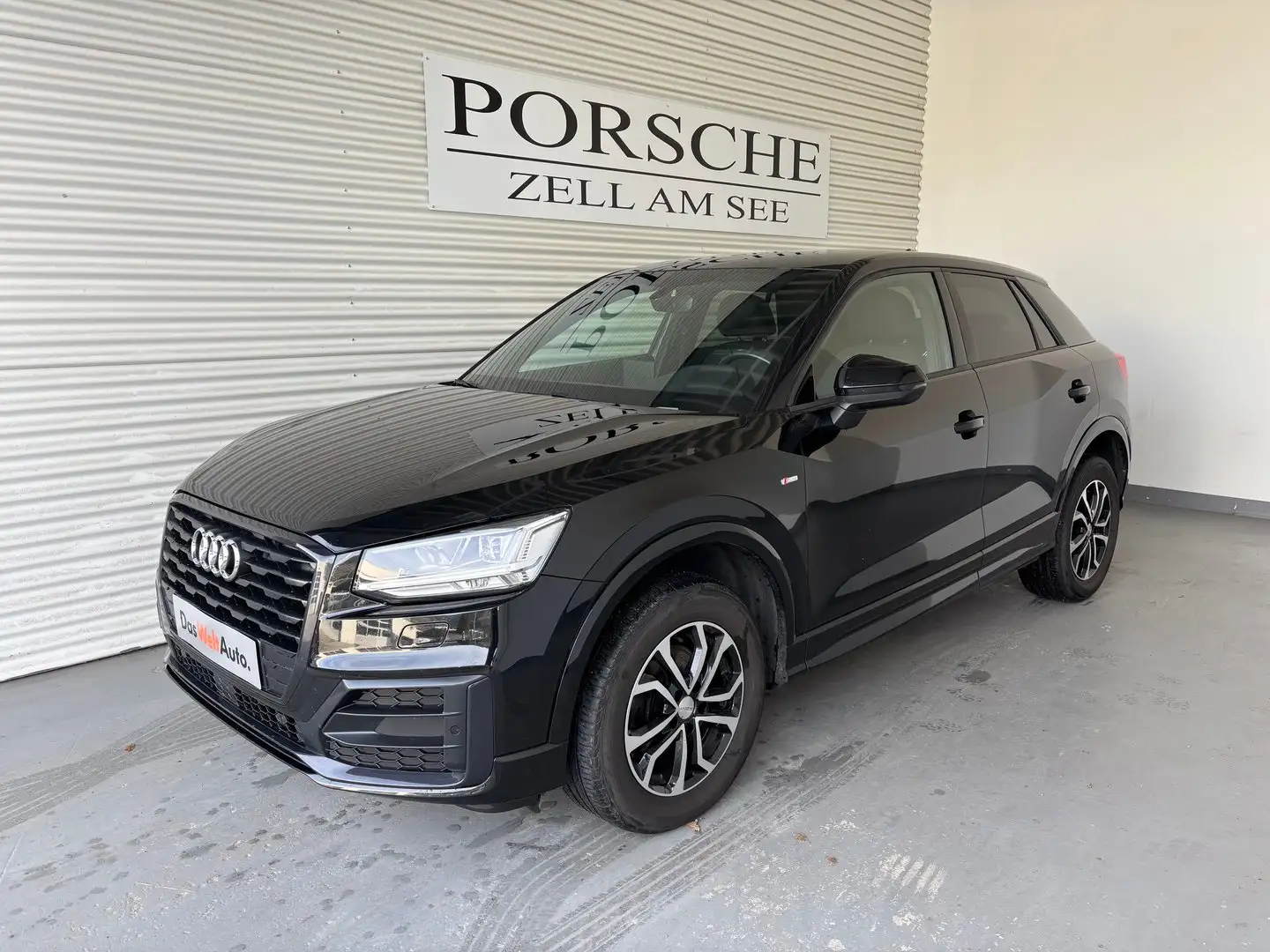 Audi Q2 30 TDI intense Schwarz - 1