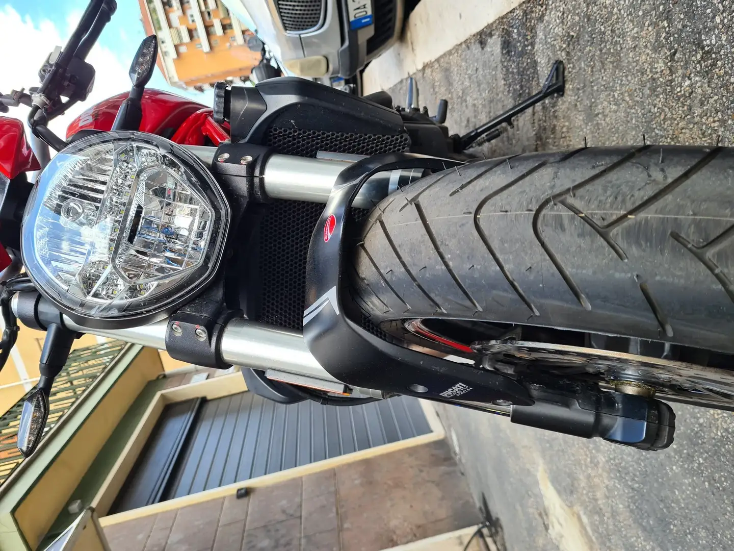 Ducati Monster 821 Rood - 1