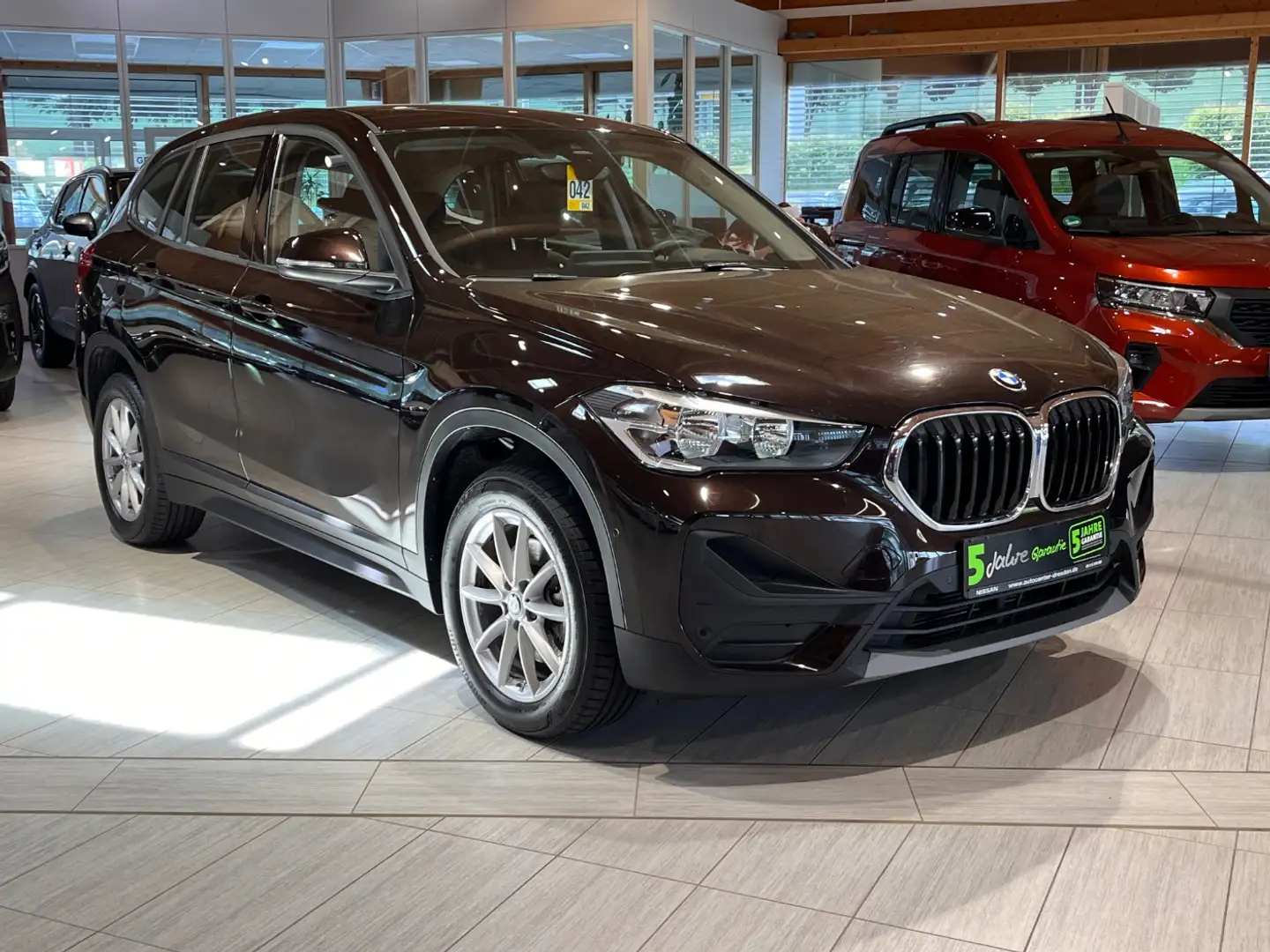 BMW X1 sDrive  18 d HUD LM Navi KlimaA ParkAss. PDC Hnědá - 2
