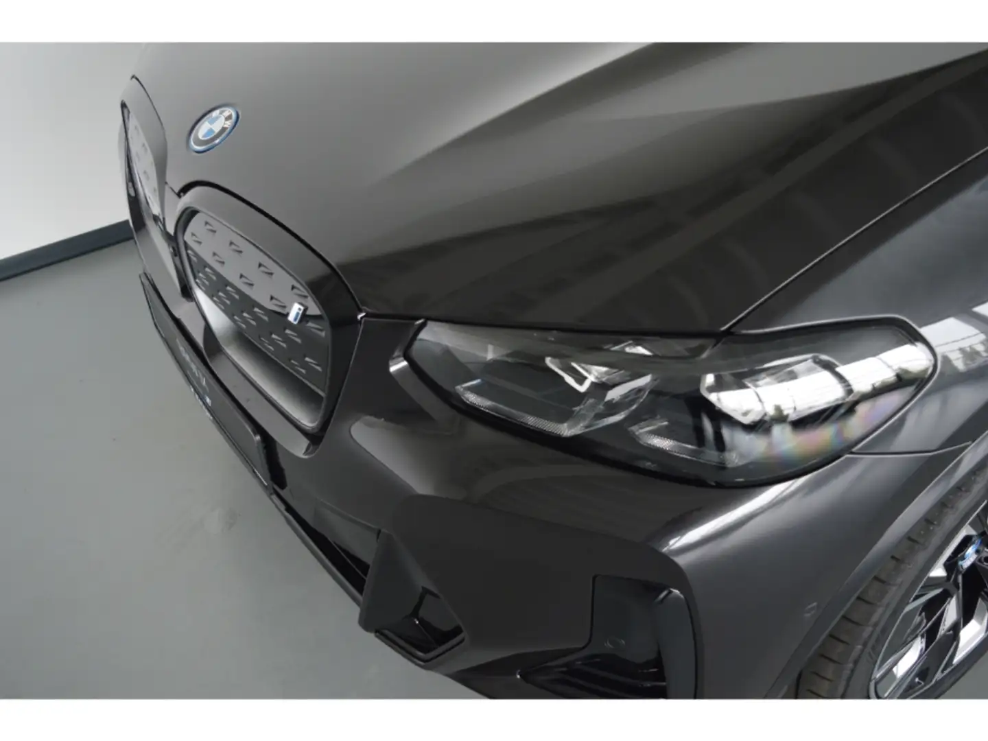 BMW iX3 Impressive Leder Park-Assistent Plus HUD H&K Klima Grau - 2