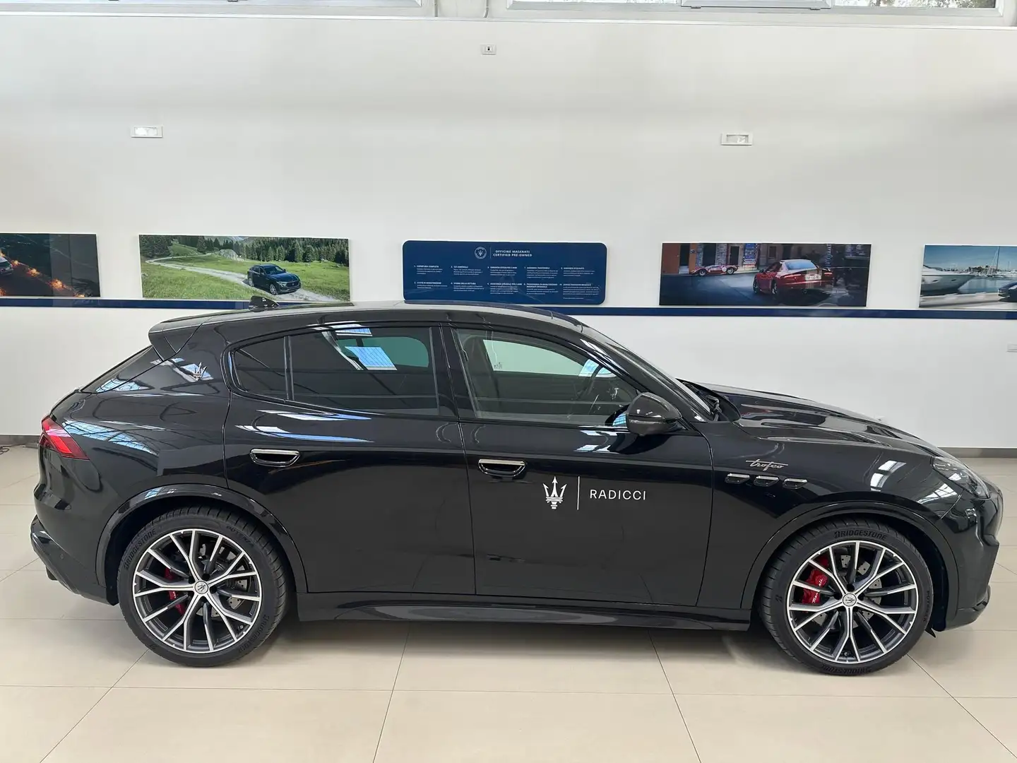 Maserati Grecale 3.0 V6 Trofeo Schwarz - 2