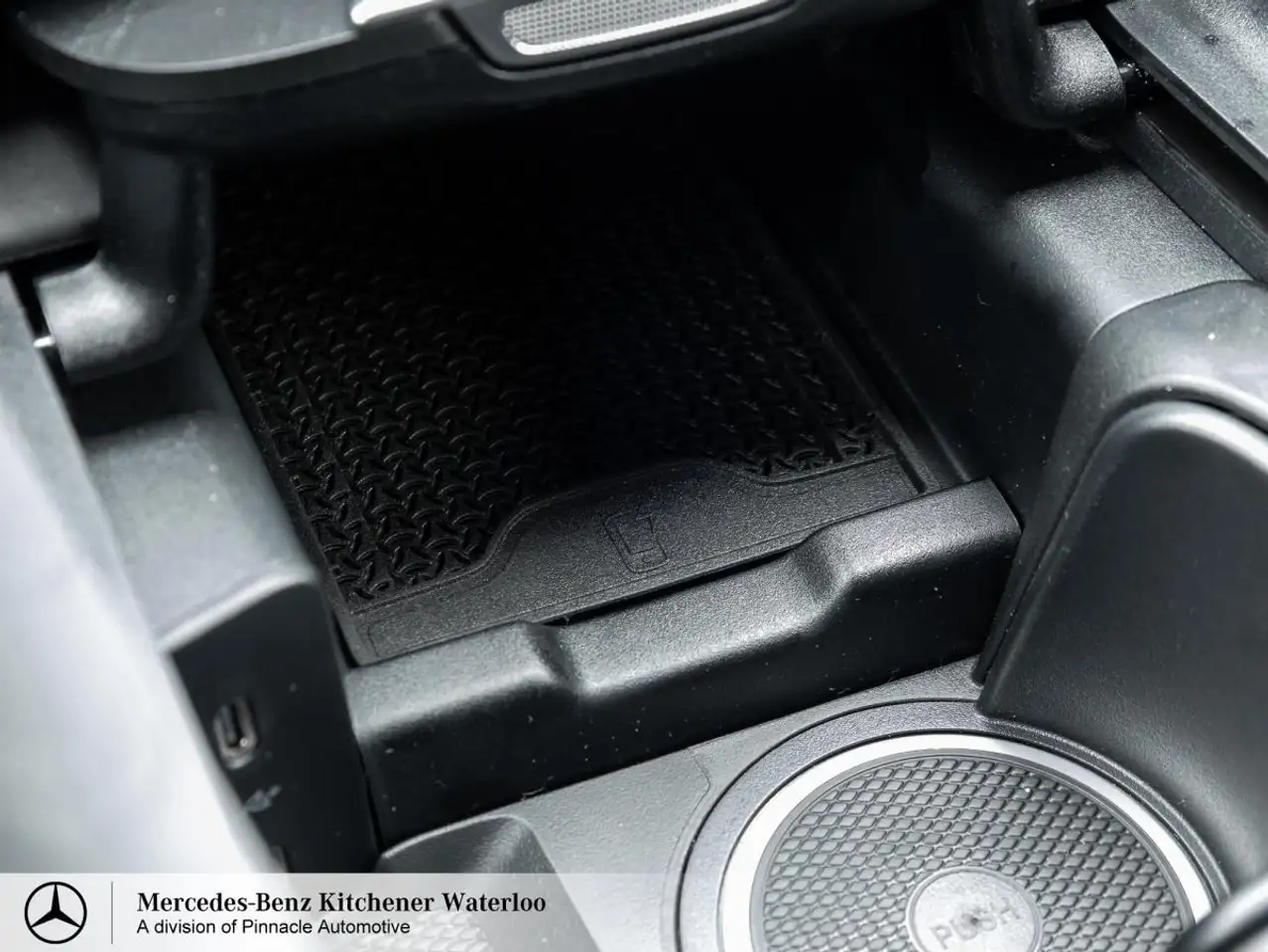 Mercedes-Benz E-Class fotografie Mercedes-Benz E-Class