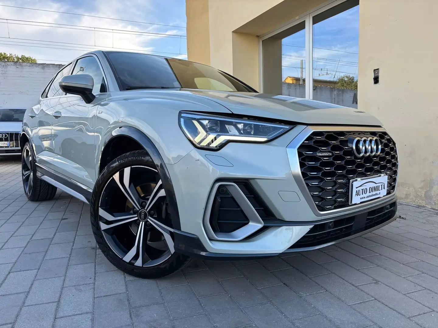 Audi Q3 Sportback 40 2.0 tdi S line  quattro 200cv Verde - 1