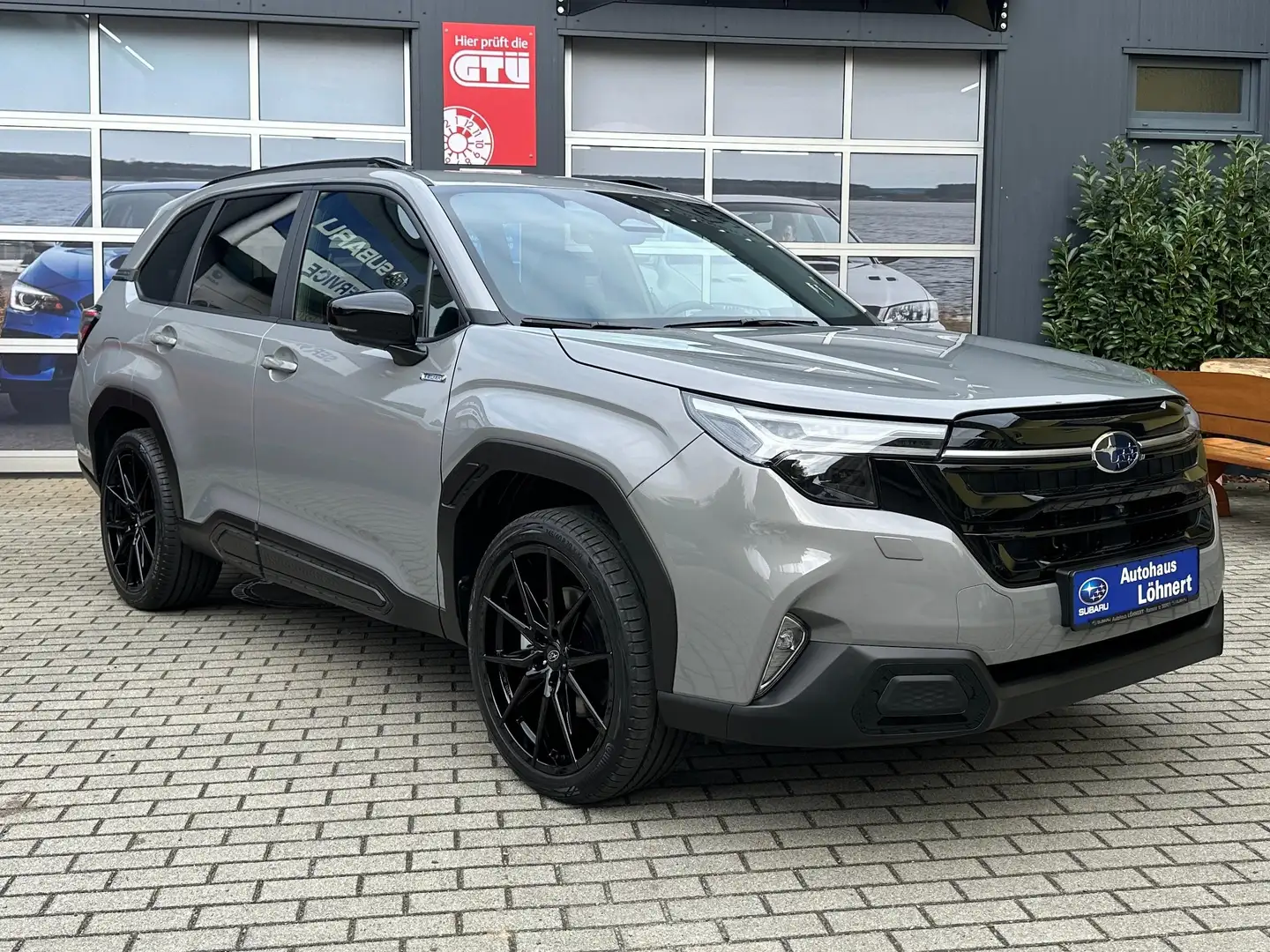 Subaru Forester 2.0ie Lineartronic Platinum "Aktionspreis" Grau - 1
