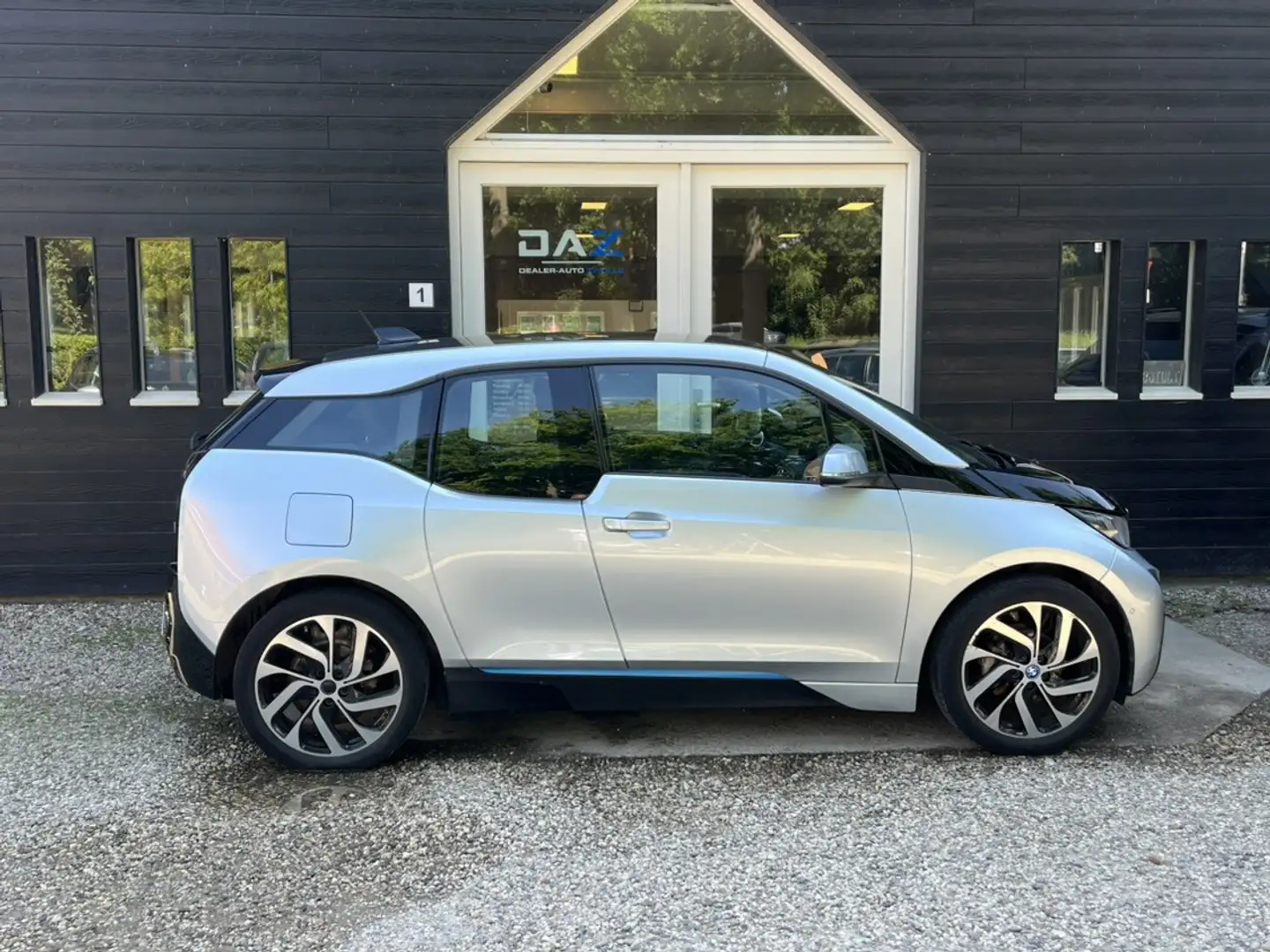 BMW i3 Basis Comfort 22 kWh Aut/Ecc/Leer/Navi Szürke - 2