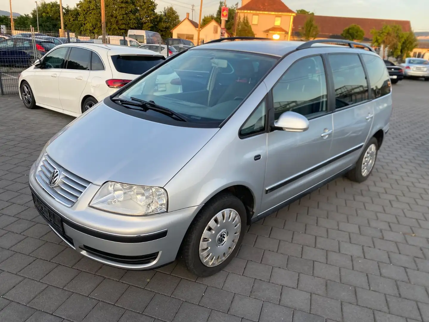 Volkswagen Sharan Comfortline 7-Sitzer Silber - 1