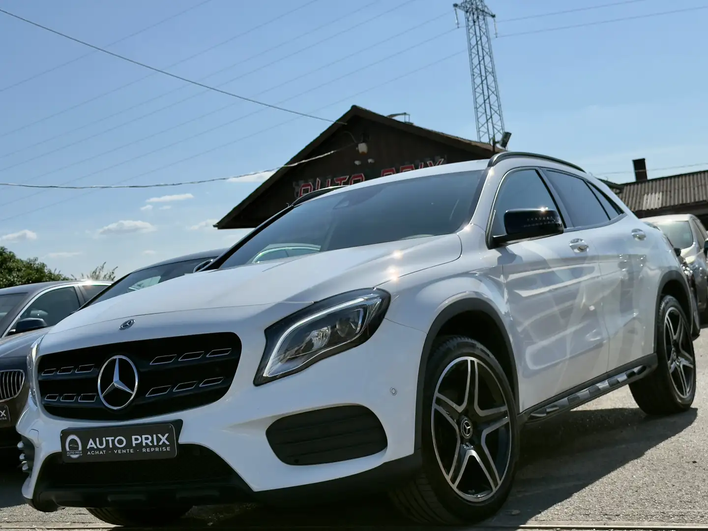 Mercedes-Benz GLA 180 d AMG Line Full Opts Etat Neuf 1Er Main Euro 6b Blanc - 1