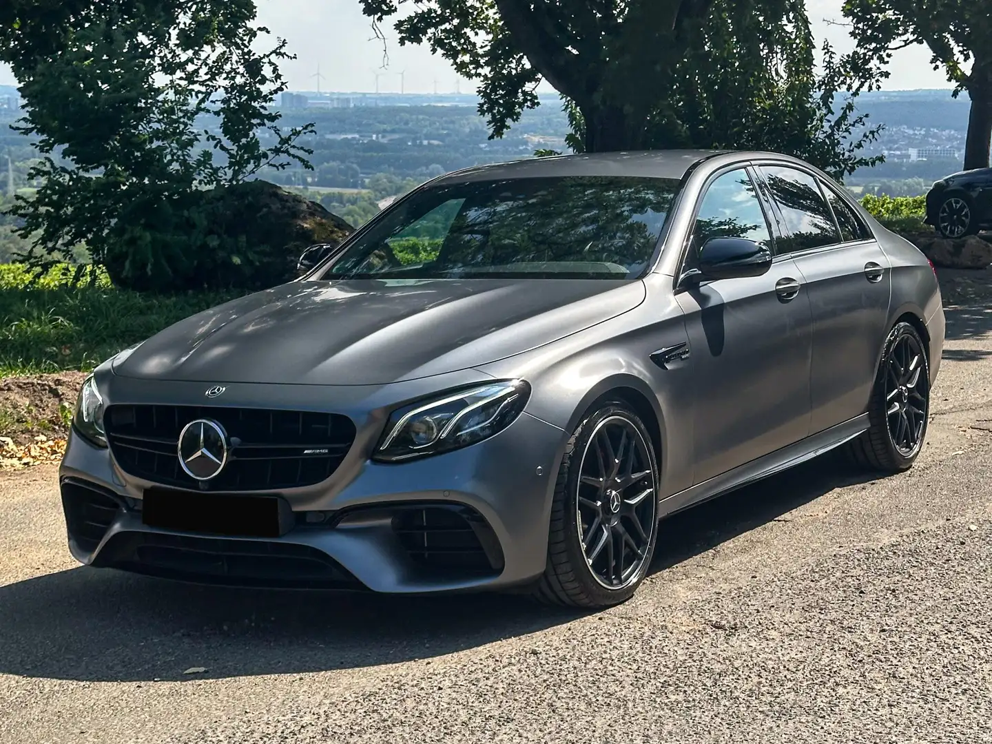 Mercedes-Benz E 63 AMG AMG E 63 S 4Matic+ AMG Speedshift 9G-MCT Grau - 1