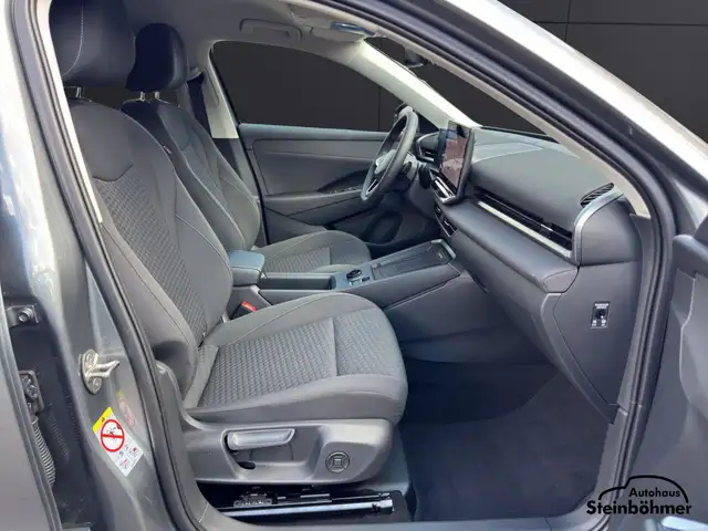 Volkswagen T-Roc view 14