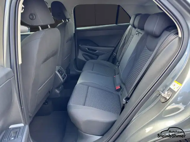 Volkswagen T-Roc view 15