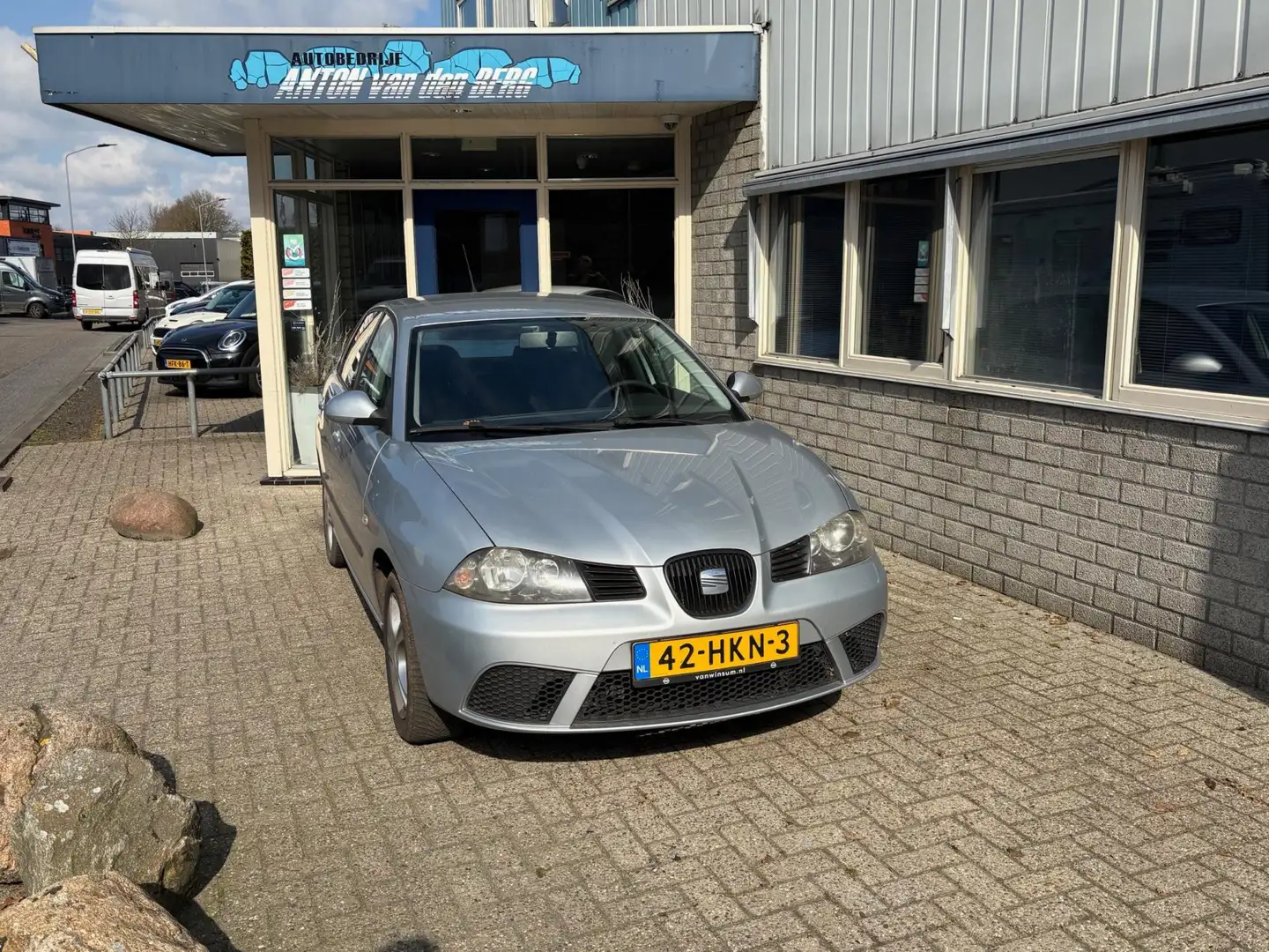 SEAT Ibiza 1.4-16V Last Edition I Grijs - 1