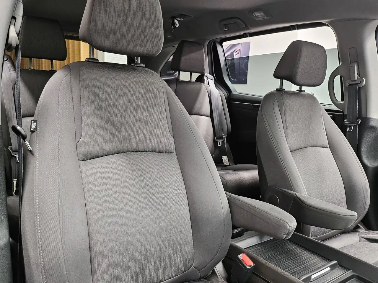 Honda Odyssey снимка Honda Odyssey