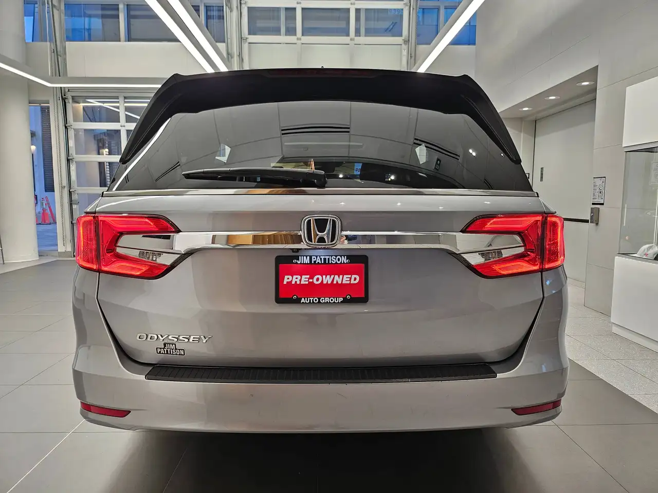 Honda Odyssey снимка Honda Odyssey