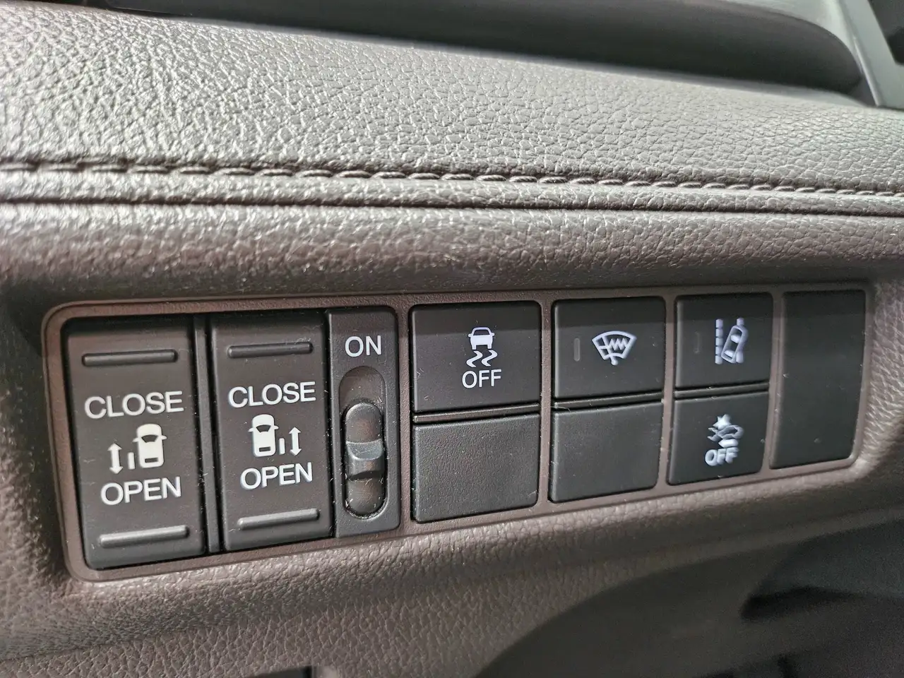 Honda Odyssey снимка Honda Odyssey