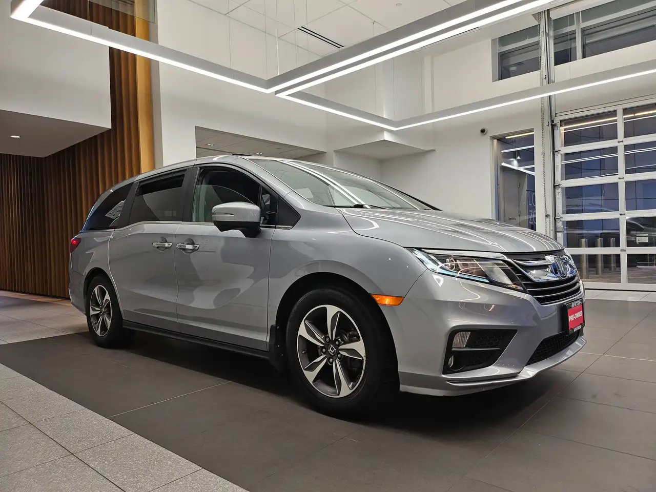 Honda Odyssey снимка Honda Odyssey