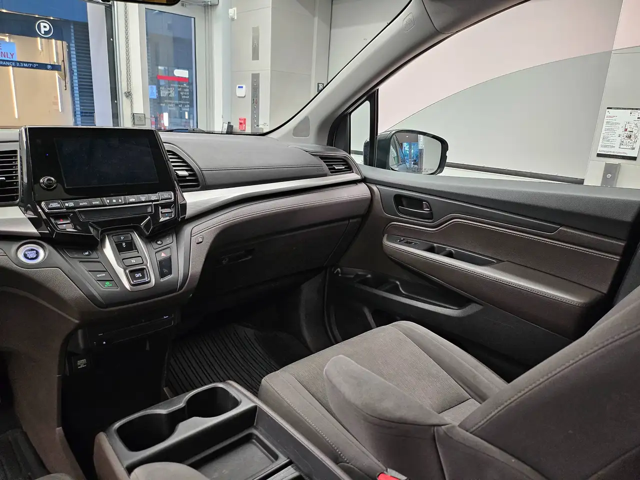 Honda Odyssey снимка Honda Odyssey