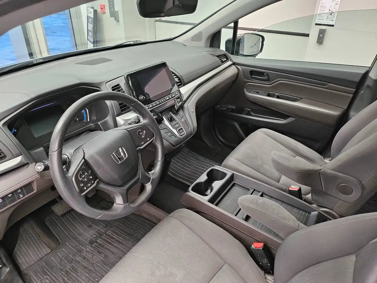 Honda Odyssey снимка Honda Odyssey
