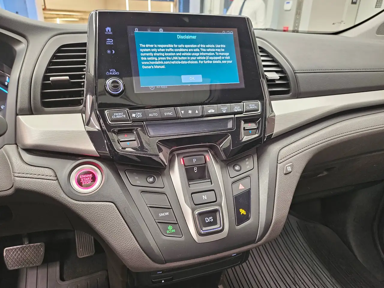 Honda Odyssey снимка Honda Odyssey