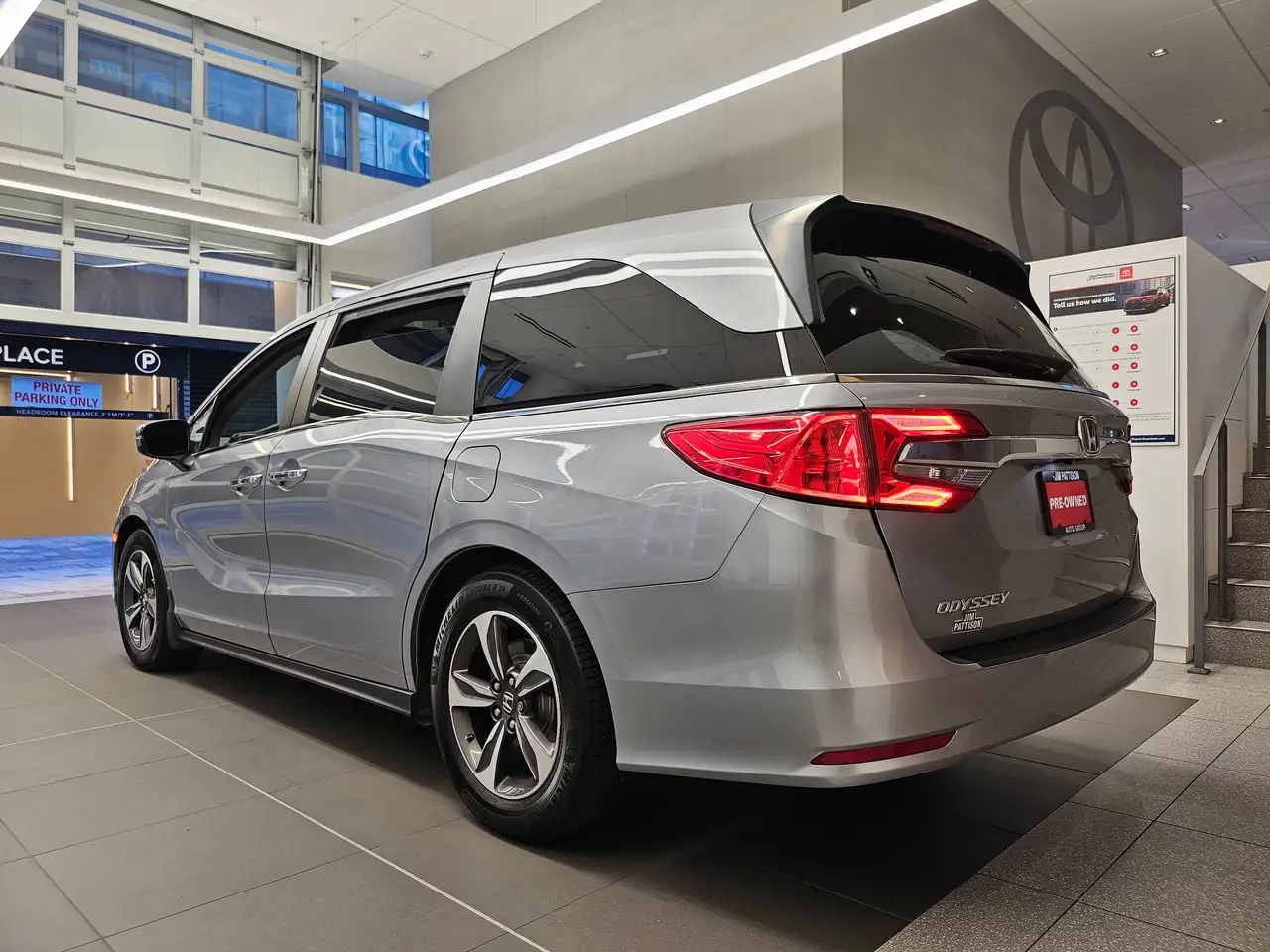 Honda Odyssey снимка Honda Odyssey