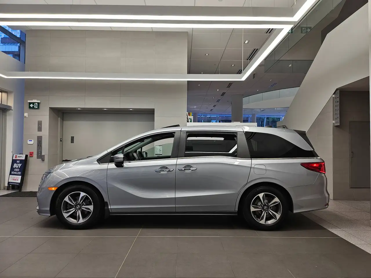 Honda Odyssey снимка Honda Odyssey