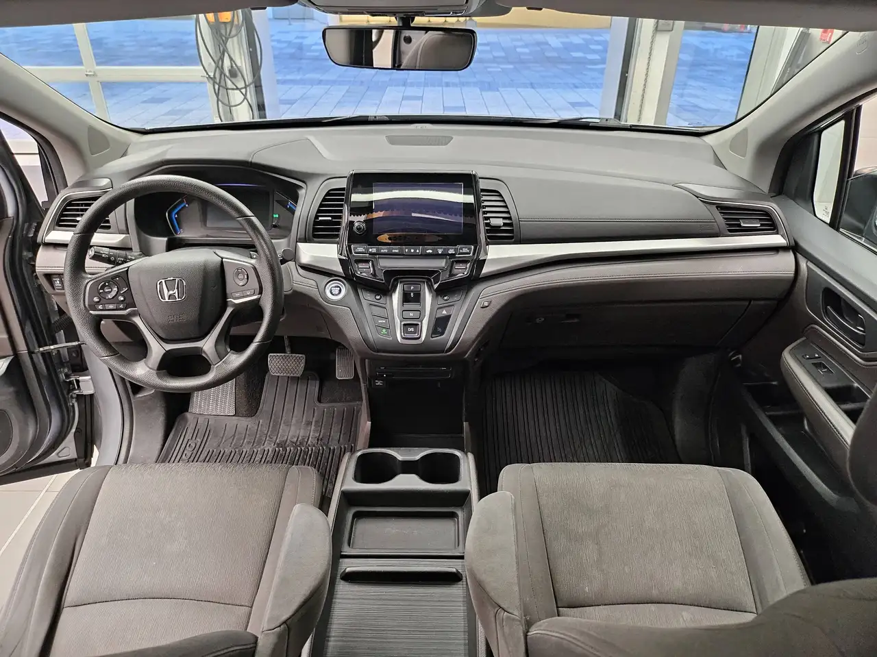 Honda Odyssey снимка Honda Odyssey