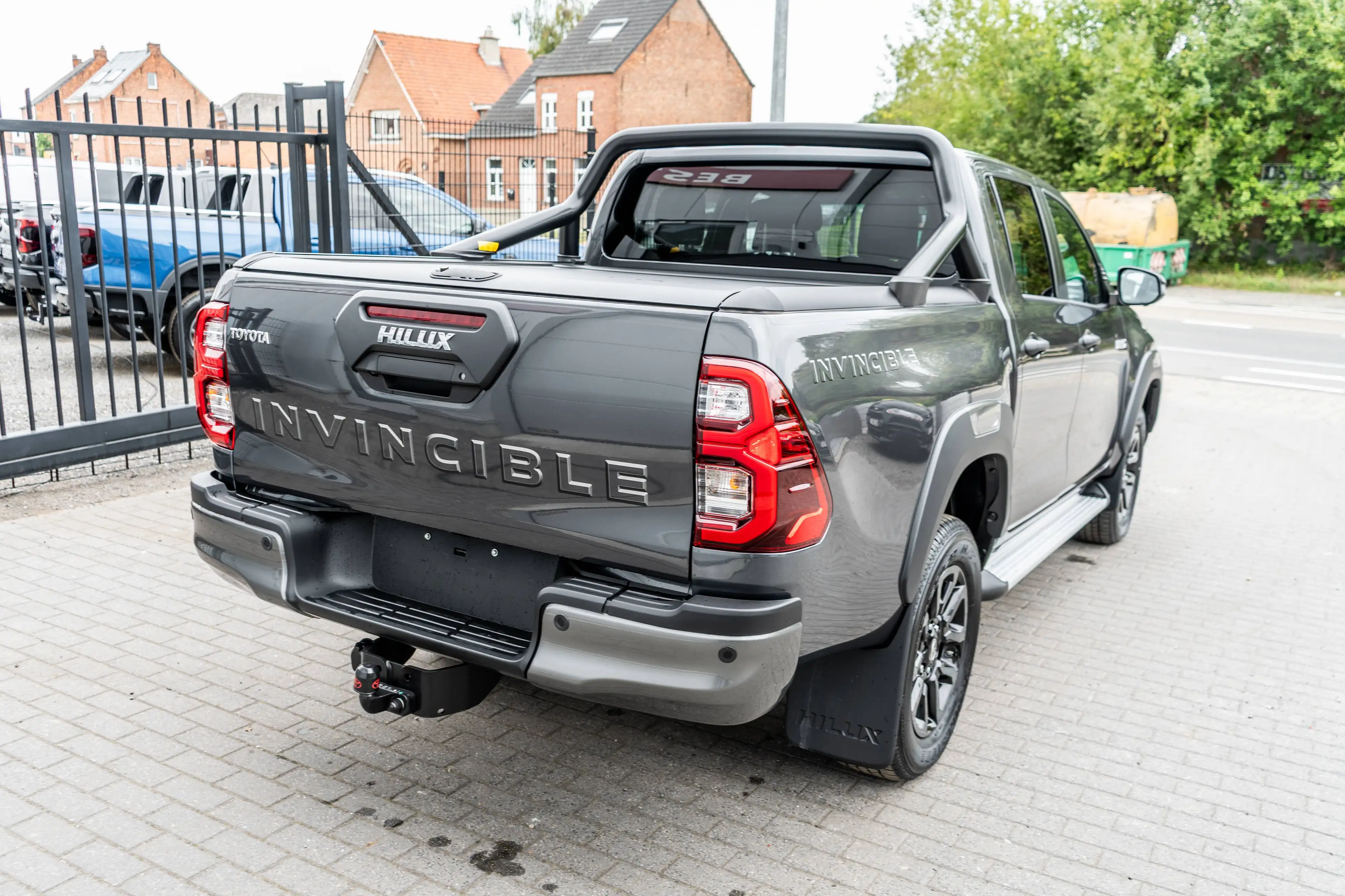Toyota Hilux 2.8 D4D MHEV Invincible - Trekhaak / Roll cover - 50.300 excl — photo 5