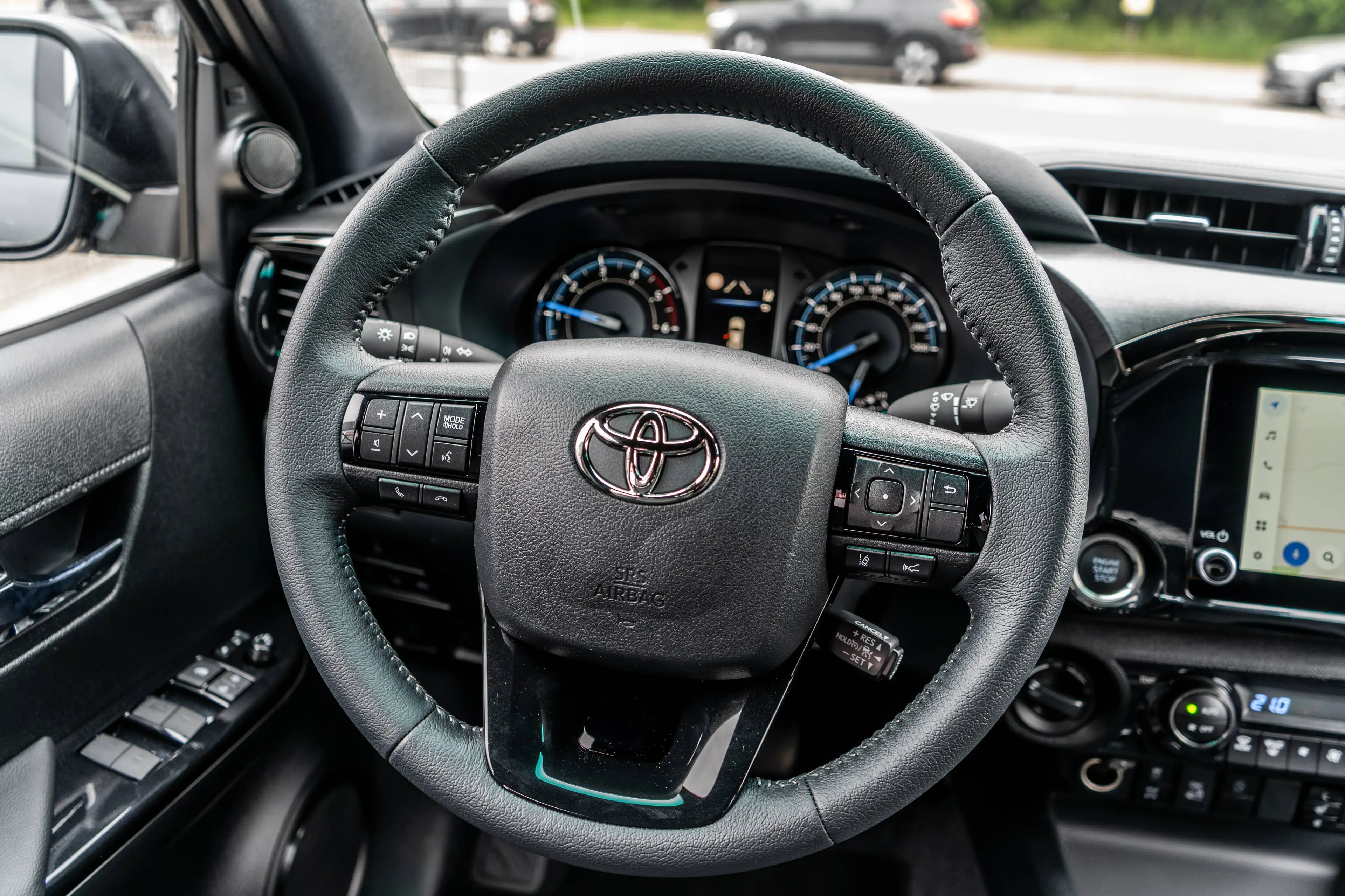Toyota Hilux 2.8 D4D MHEV Invincible - Trekhaak / Roll cover - 50.300 excl — photo 15